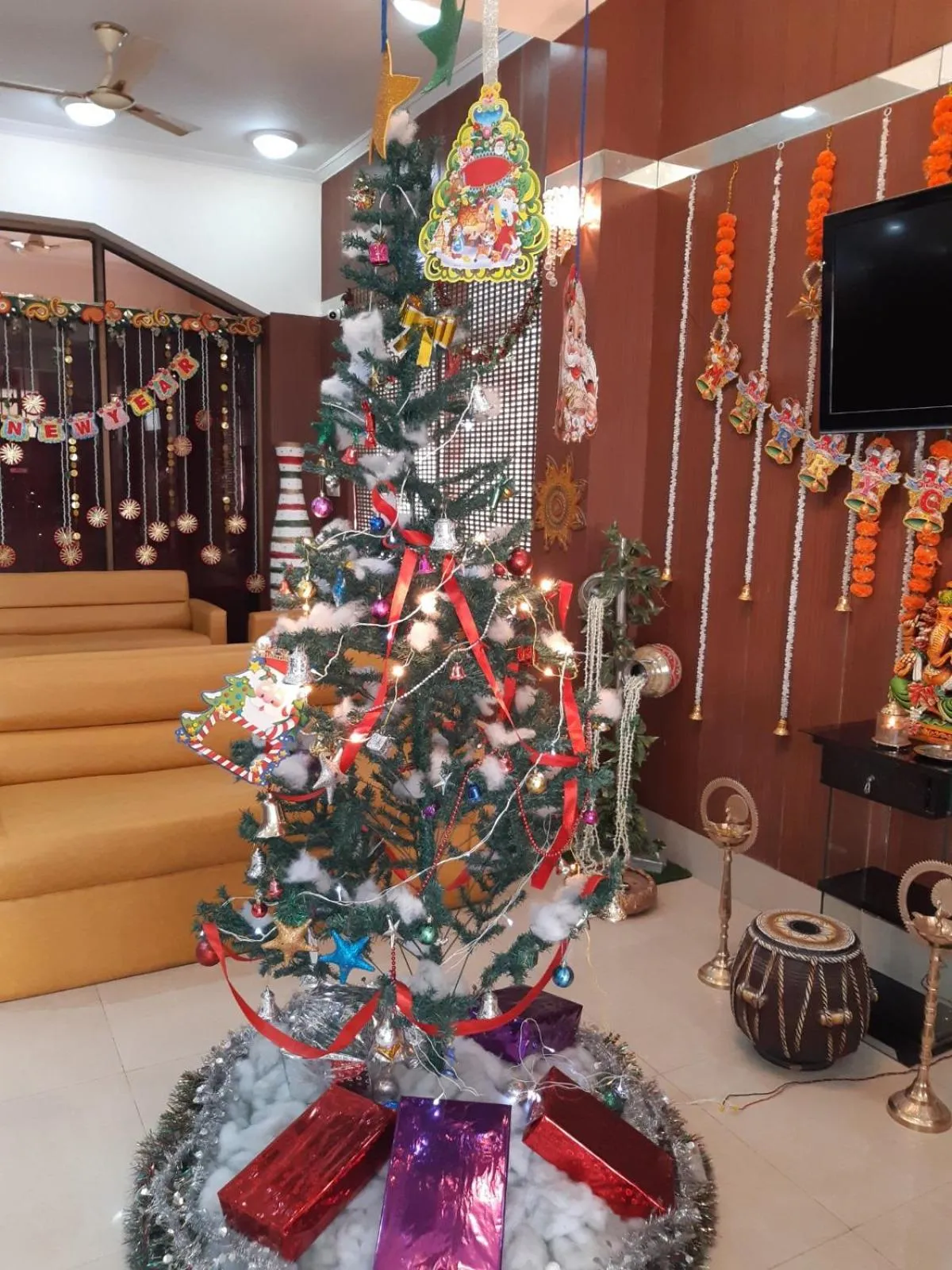 Property building in Hotel Maiden Residency