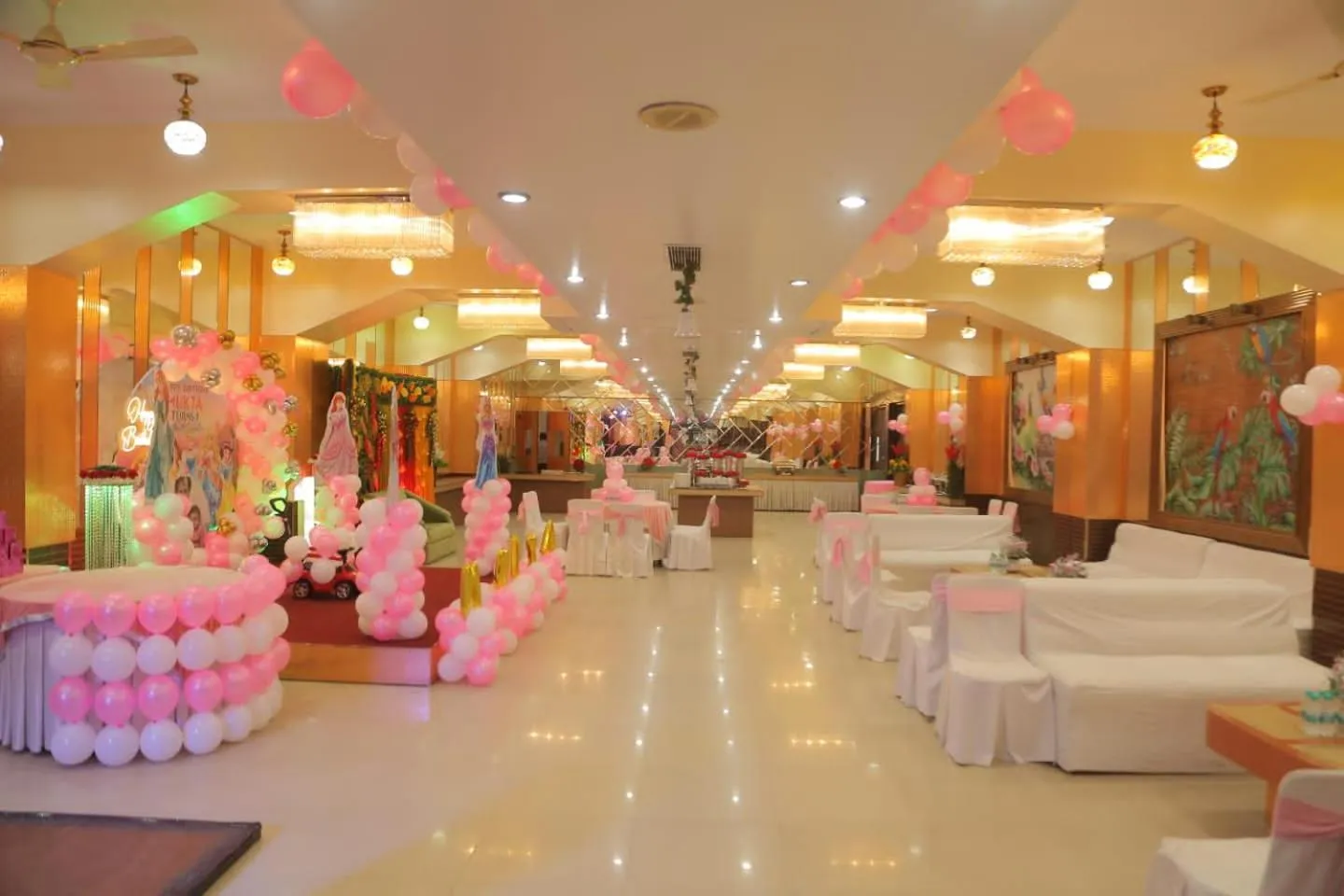 Banquet/Function facilities in Hotel Maiden Residency