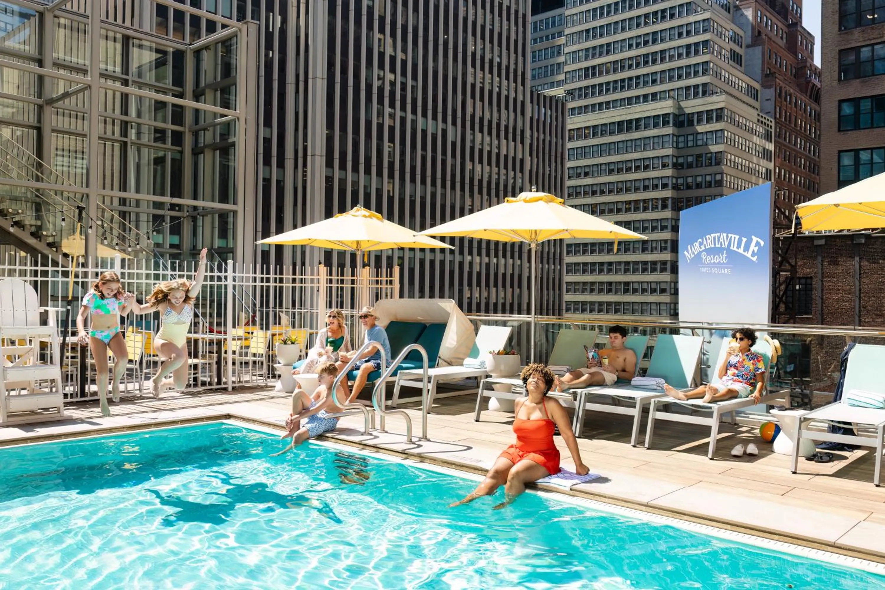 Swimming pool in Margaritaville Resort Times Square