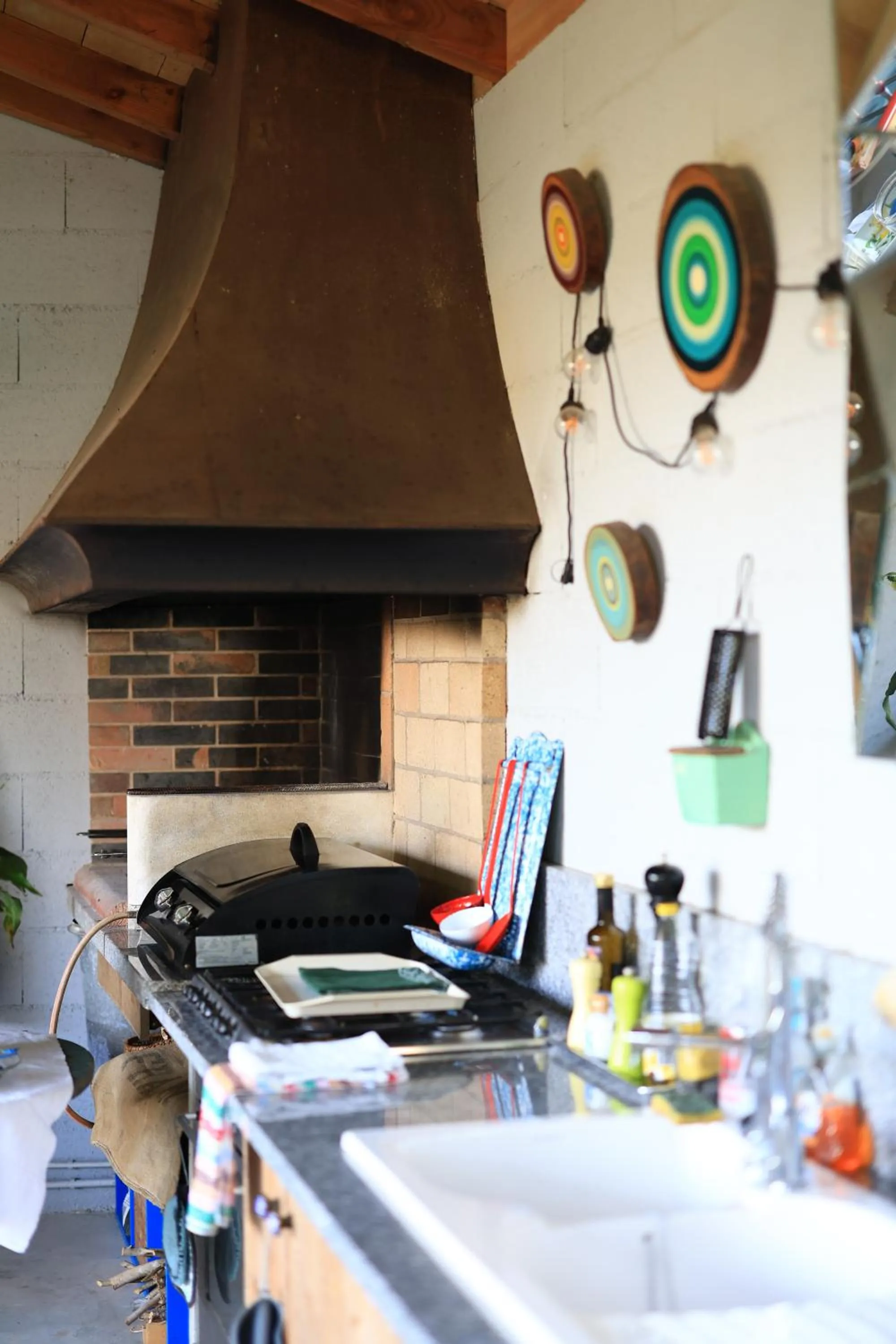 BBQ facilities in A l'Ecole Buissonnière, chambre d'hôtes en Sidobre