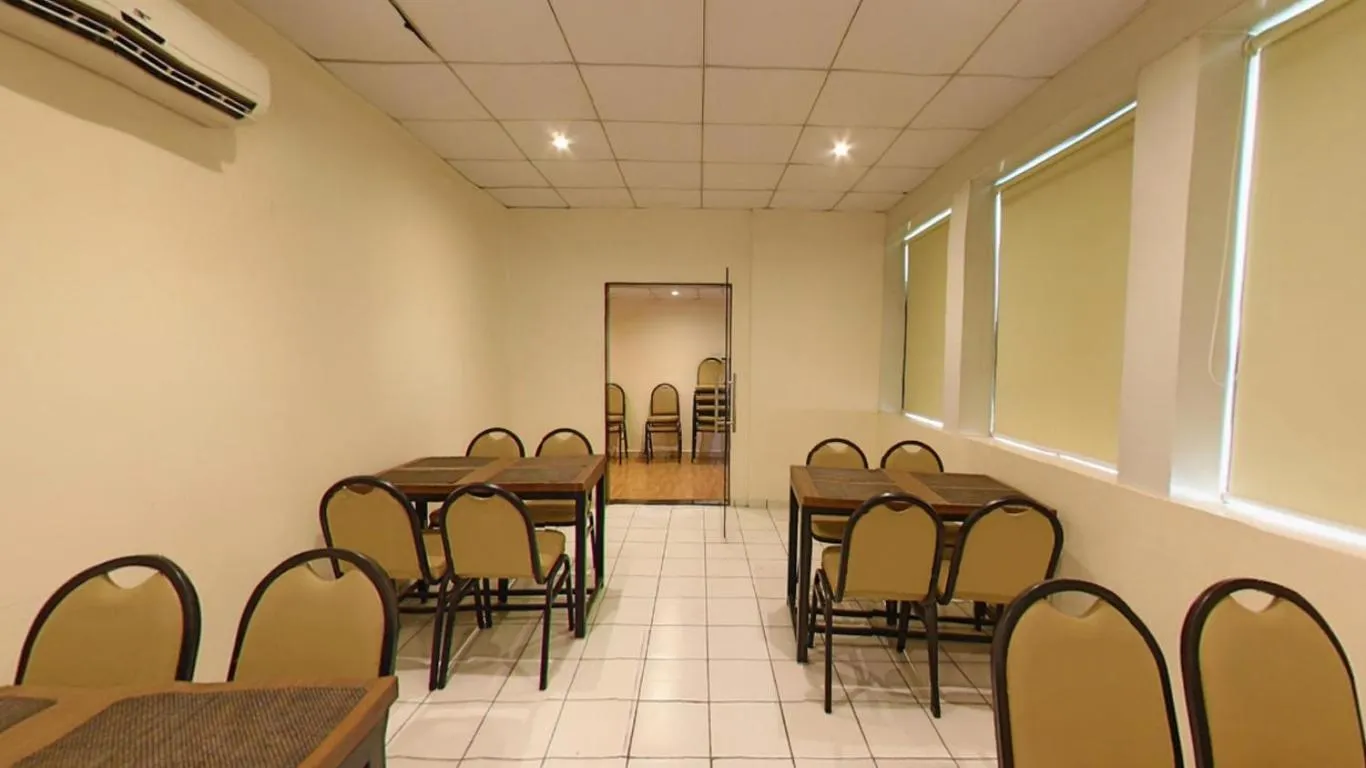 Restaurant/places to eat in Hotel Jyoti