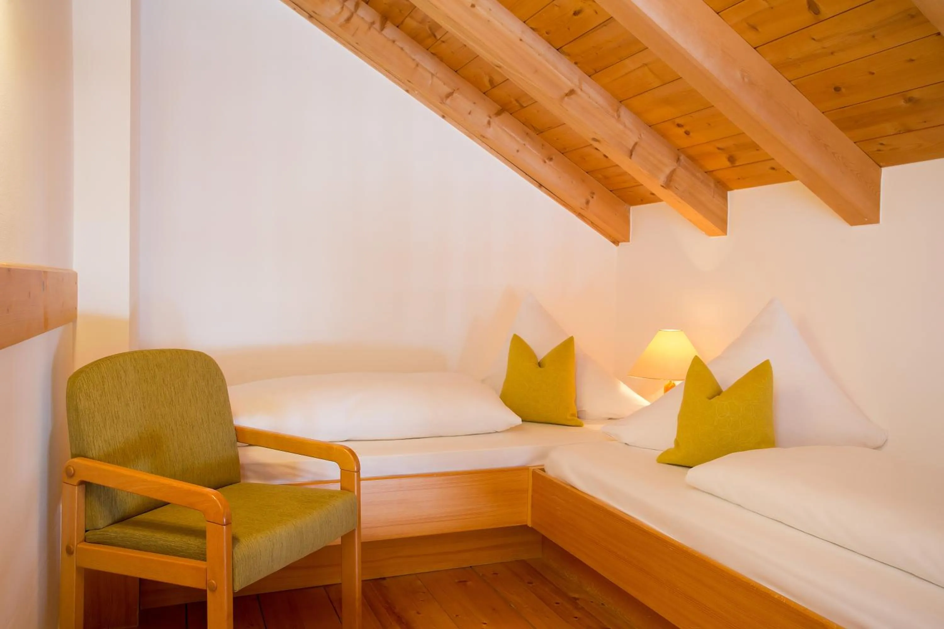 Bedroom, Bed in Hotel Zum Mohren