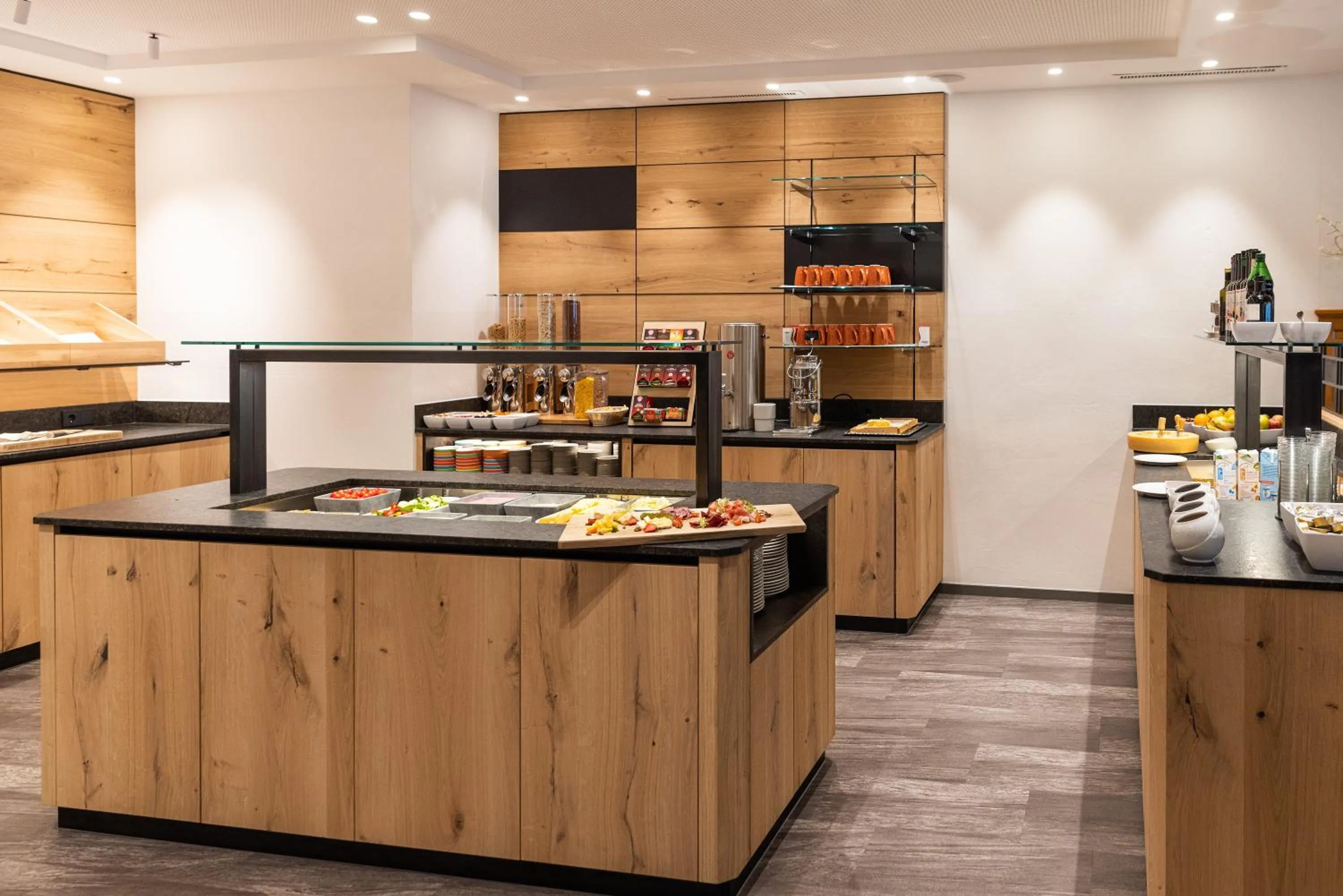 Buffet breakfast in Hotel Zum Mohren