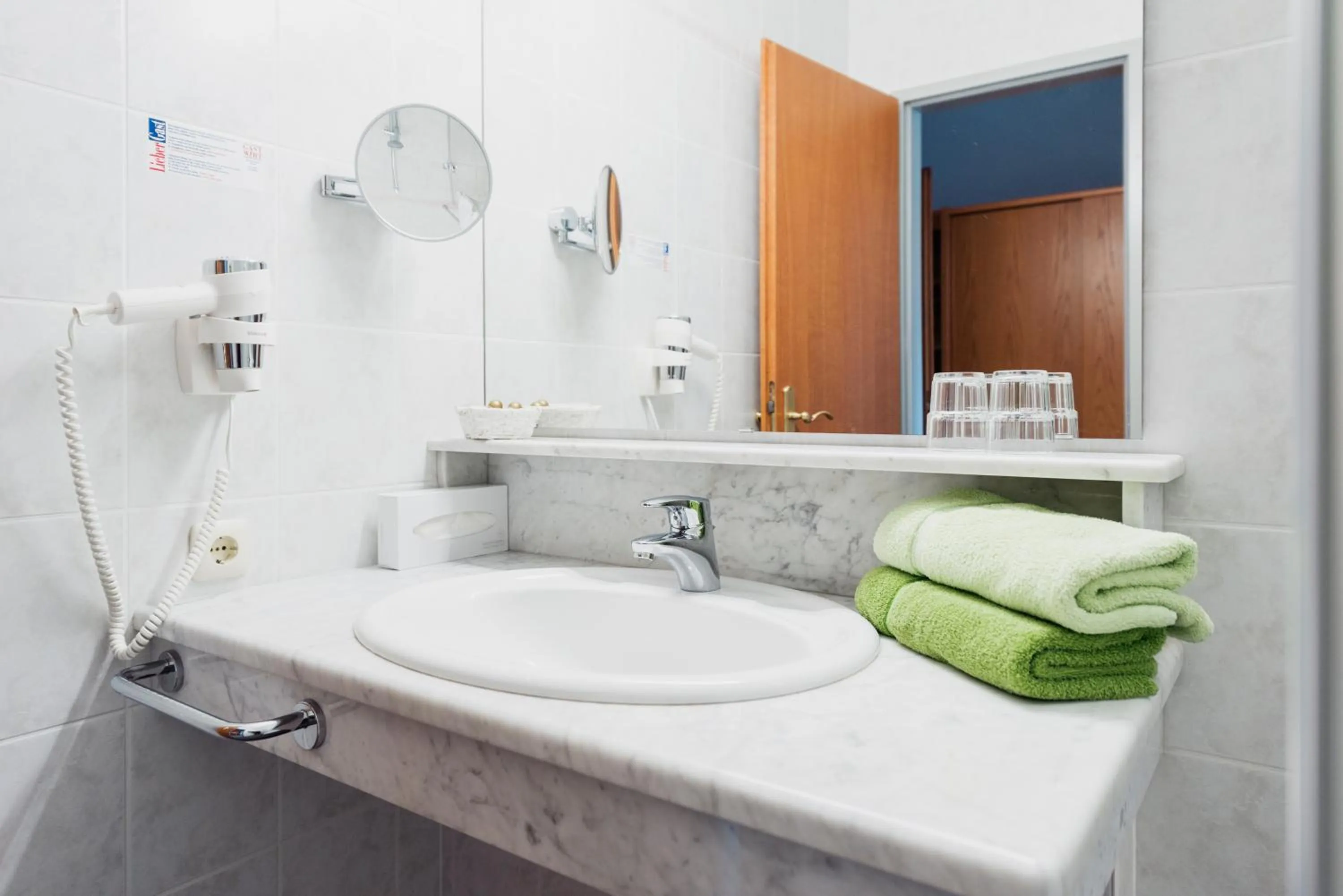 Bathroom in Hotel Zum Mohren