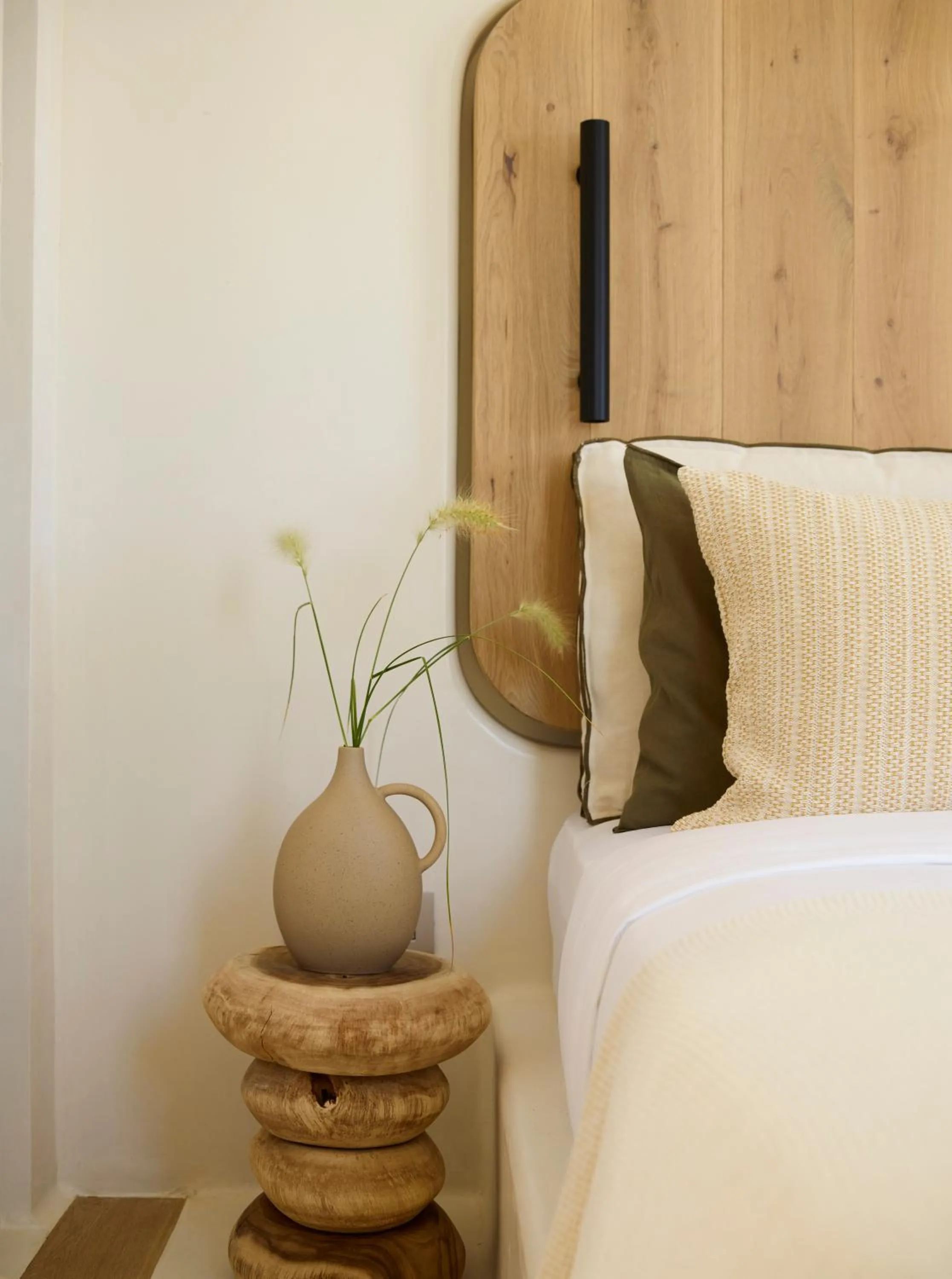 Decorative detail in White Pebble Suites