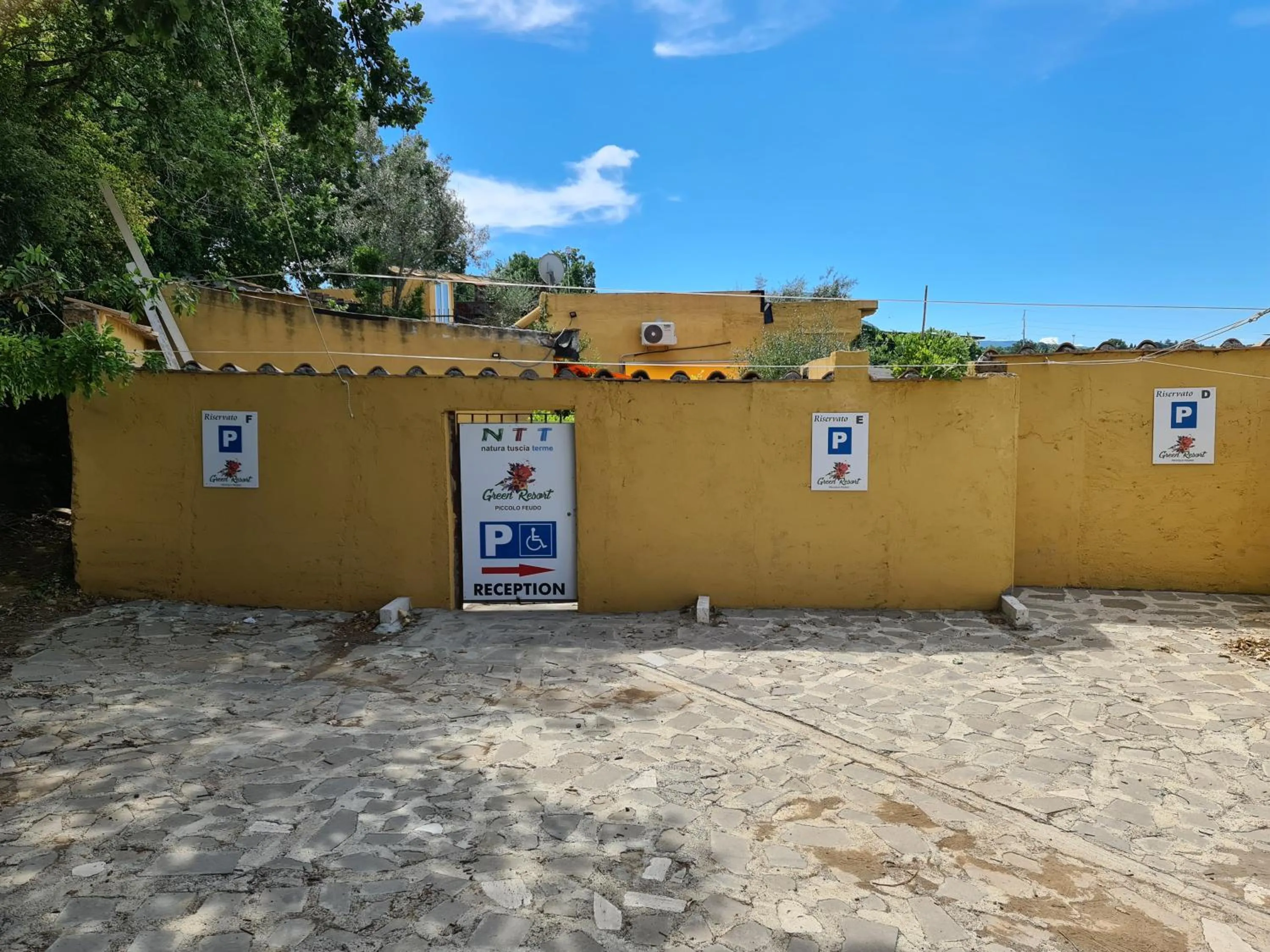 Parking in Piccolo Feudo Green Resort