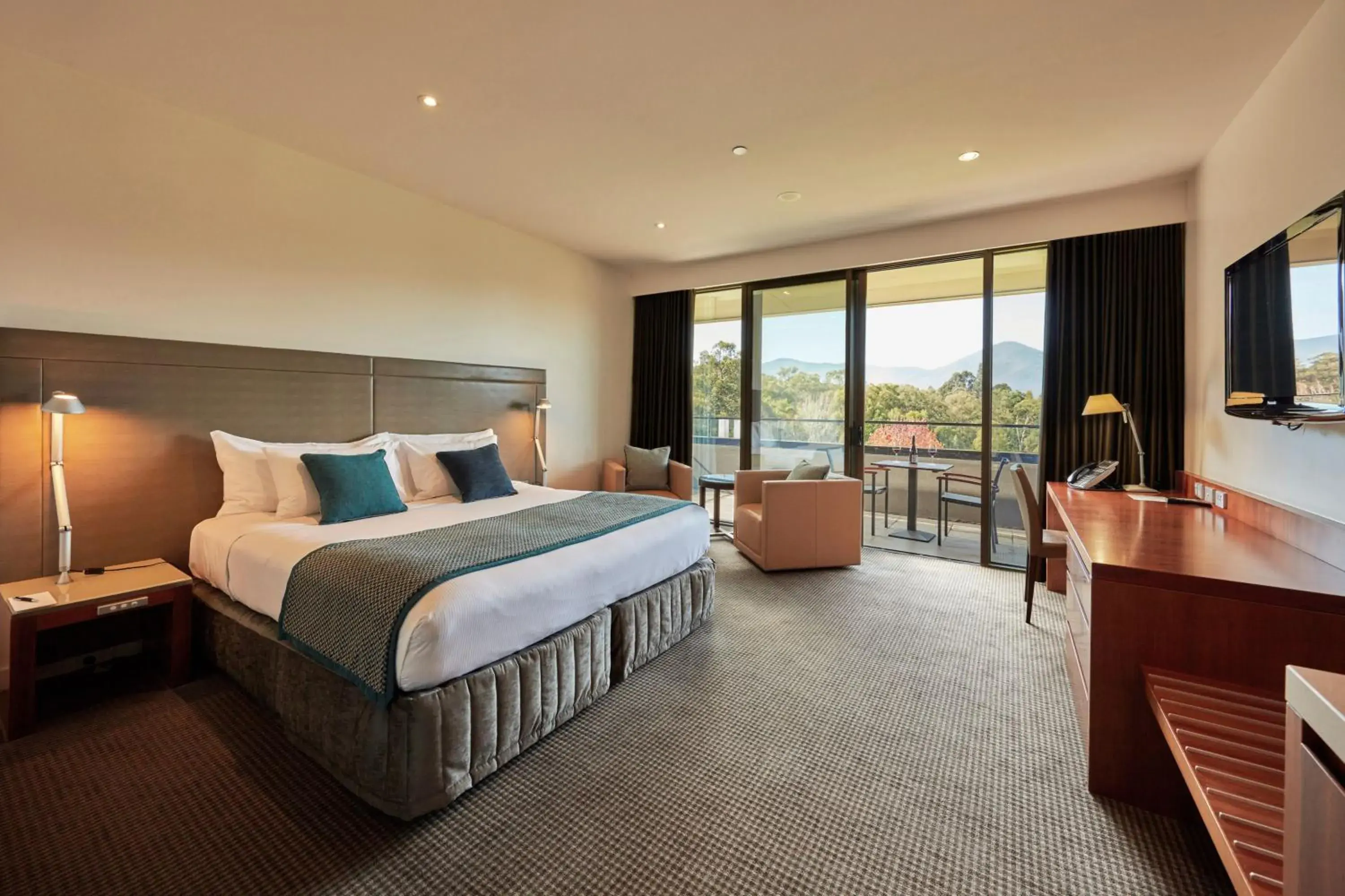 Premium Mountain View Room in RACV Healesville Country Club & Resort Premium Mountain View Room in RACV Healesville Country Club & Resort
