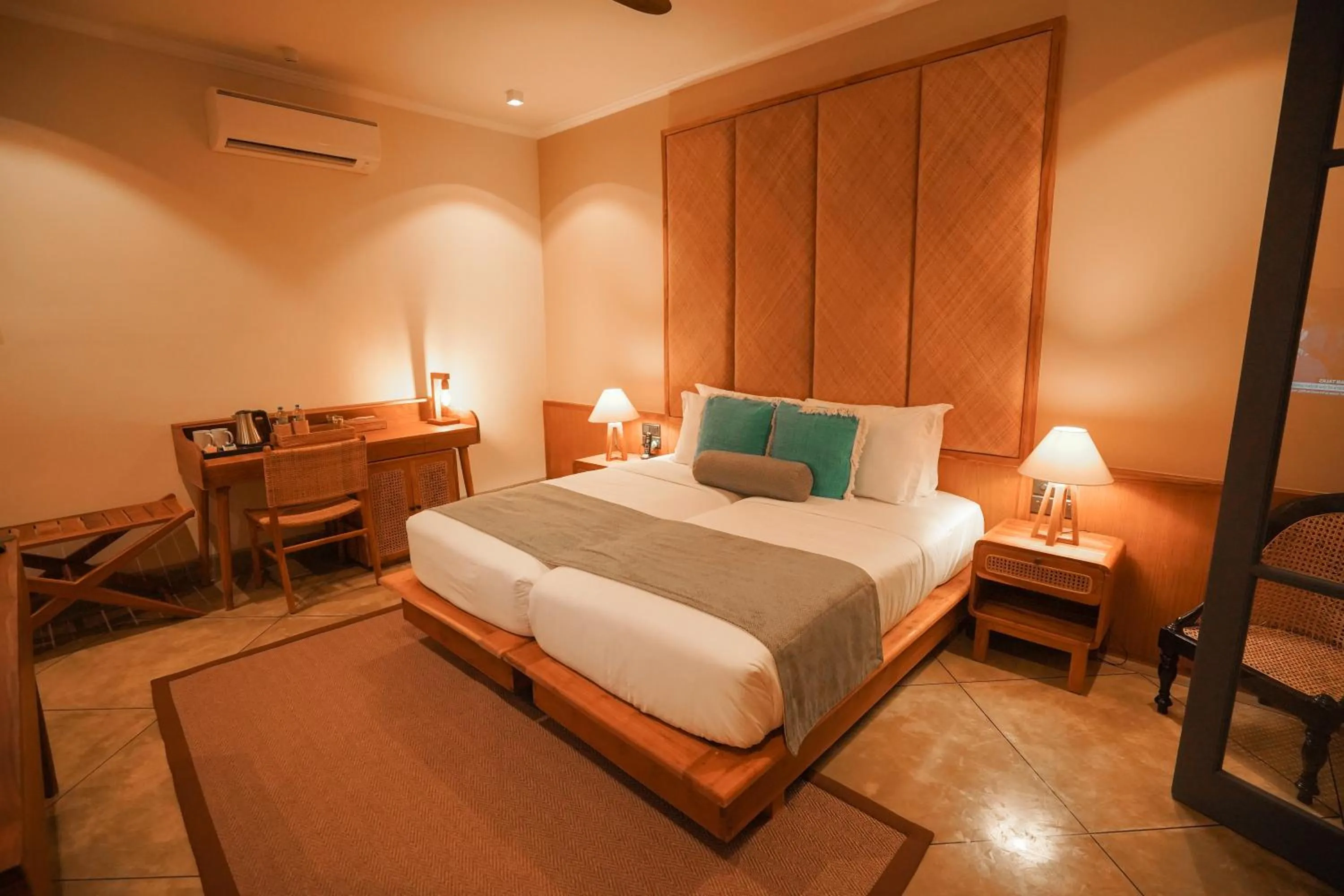 Bedroom, Bed in The Merchant