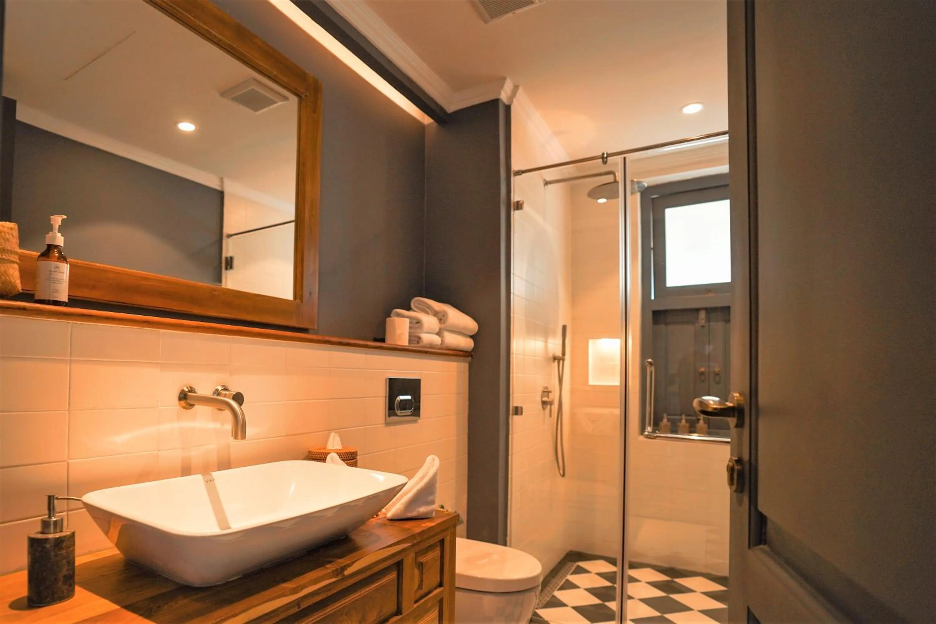 Bathroom in The Merchant