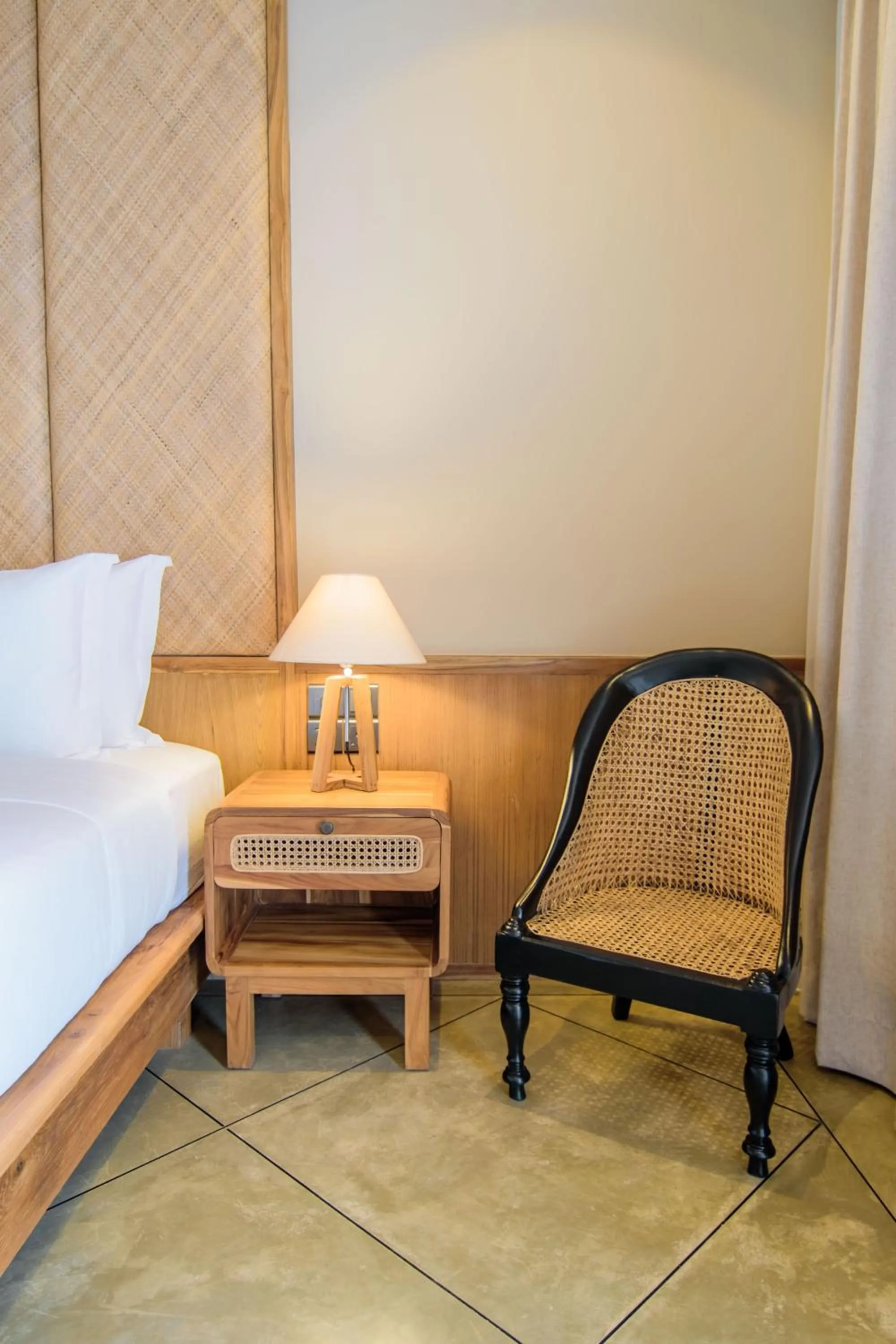 Bedroom, Bed in The Merchant