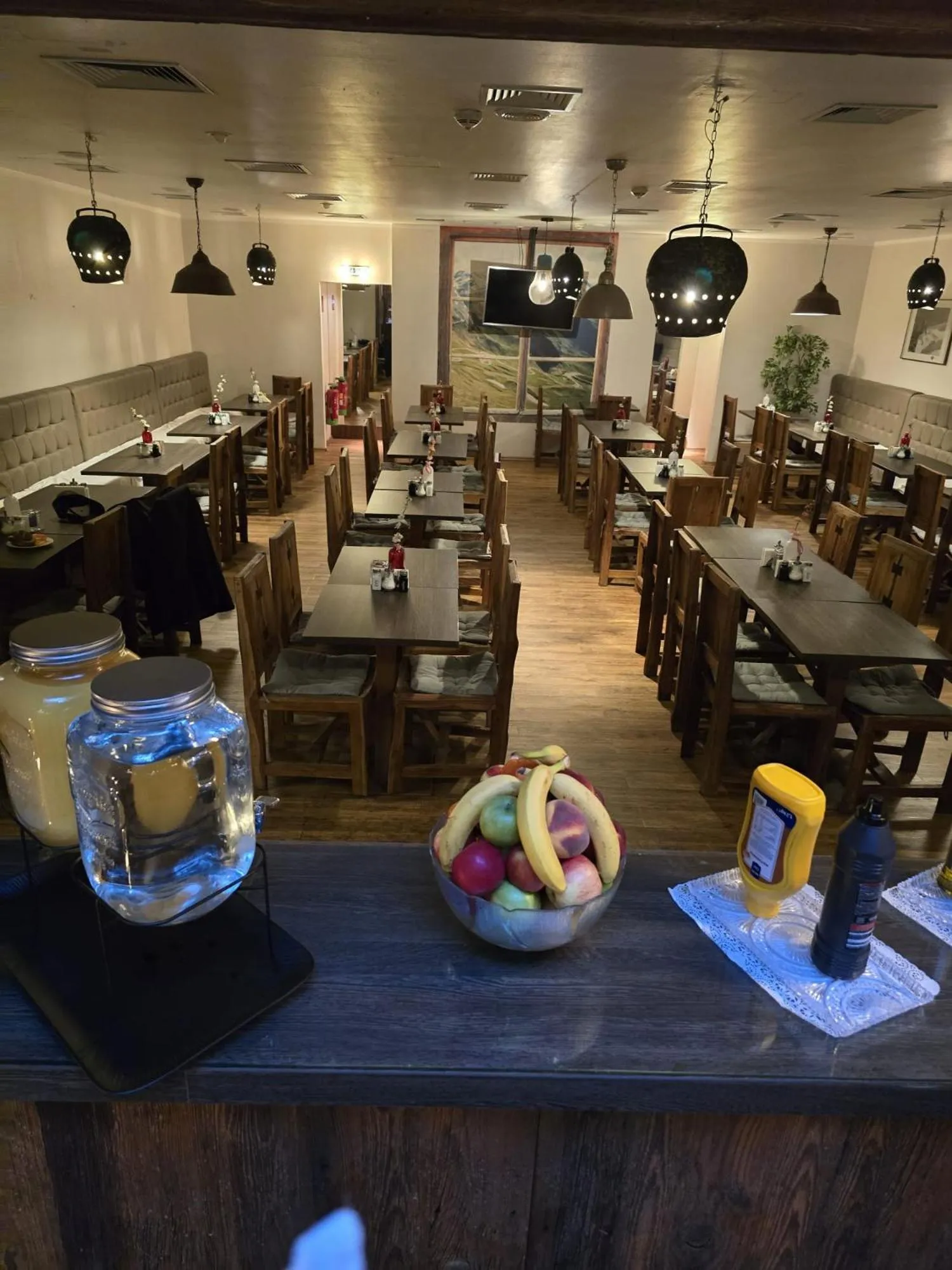 Restaurant/places to eat in Hotel Enziana Wien