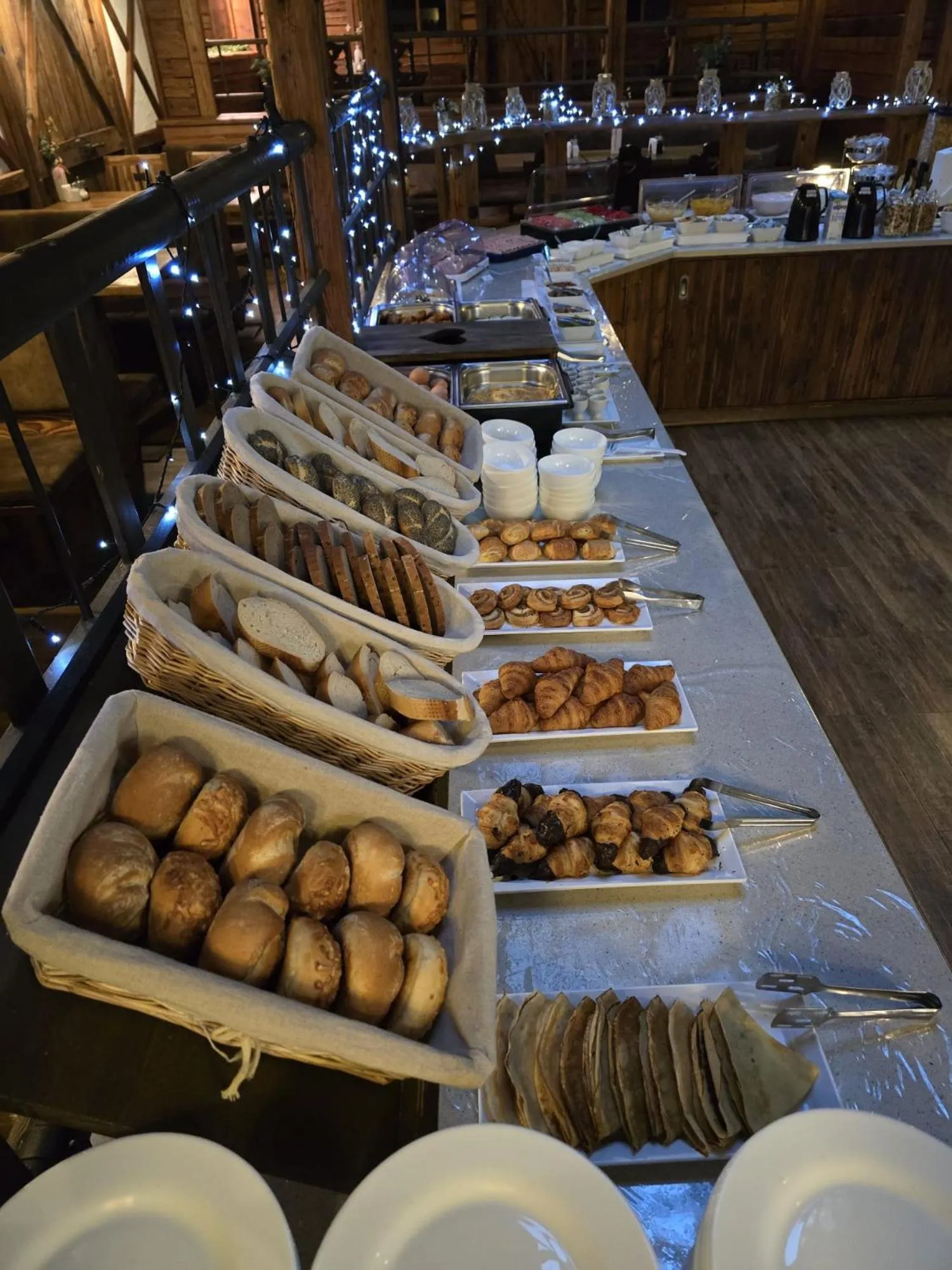 Buffet breakfast in Hotel Enziana Wien