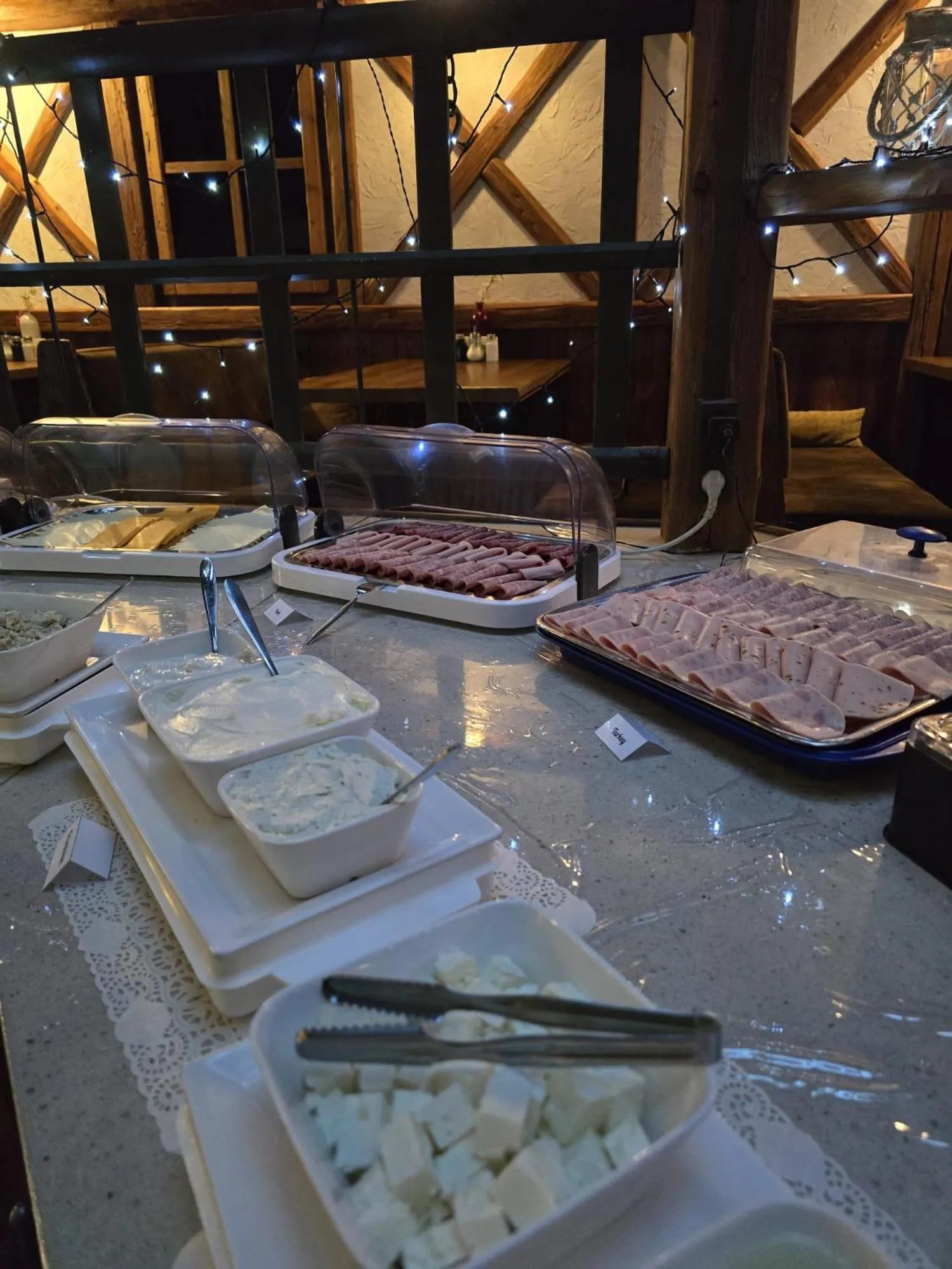 Buffet breakfast in Hotel Enziana Wien