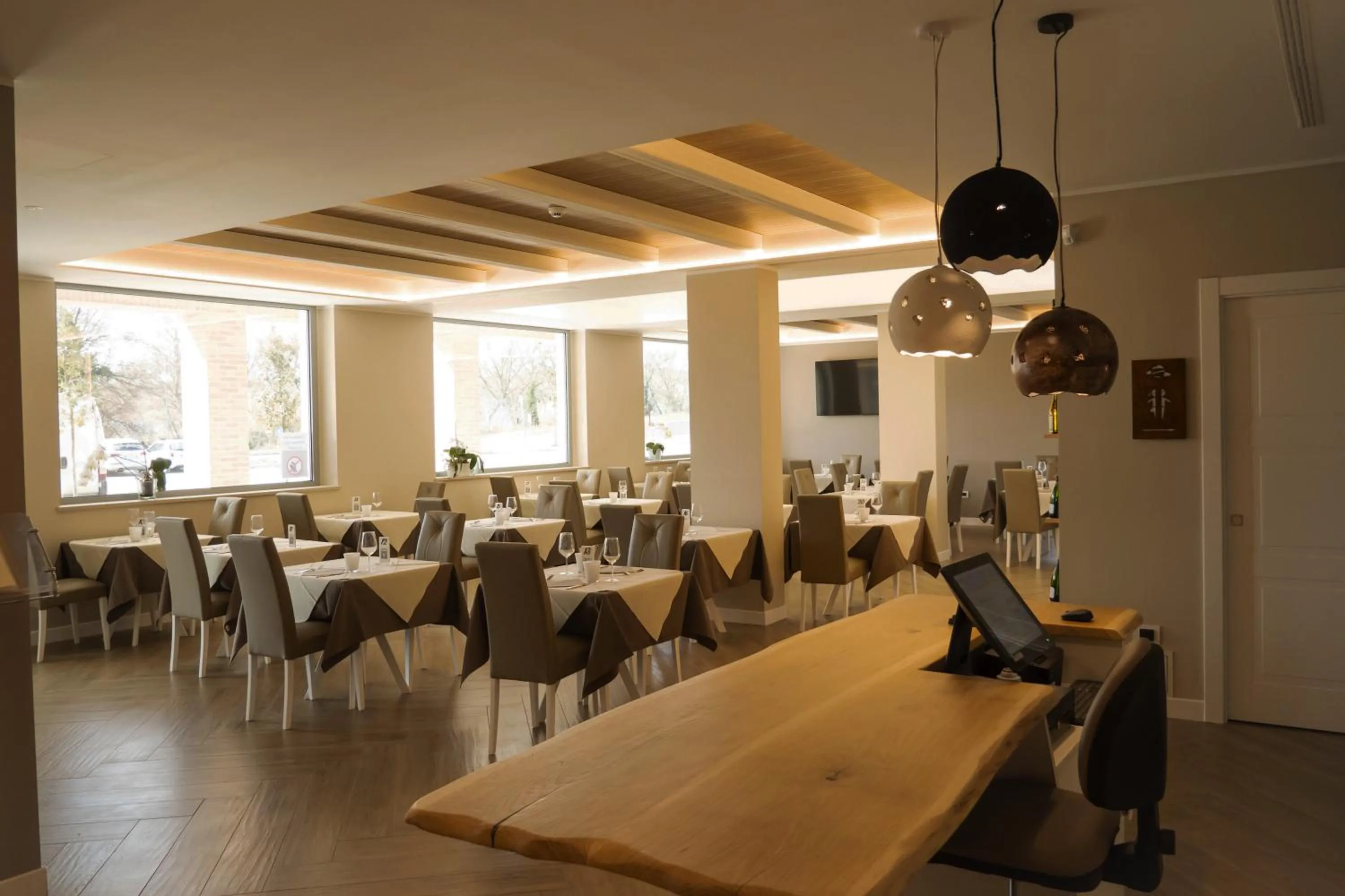 Restaurant/places to eat in La Perla