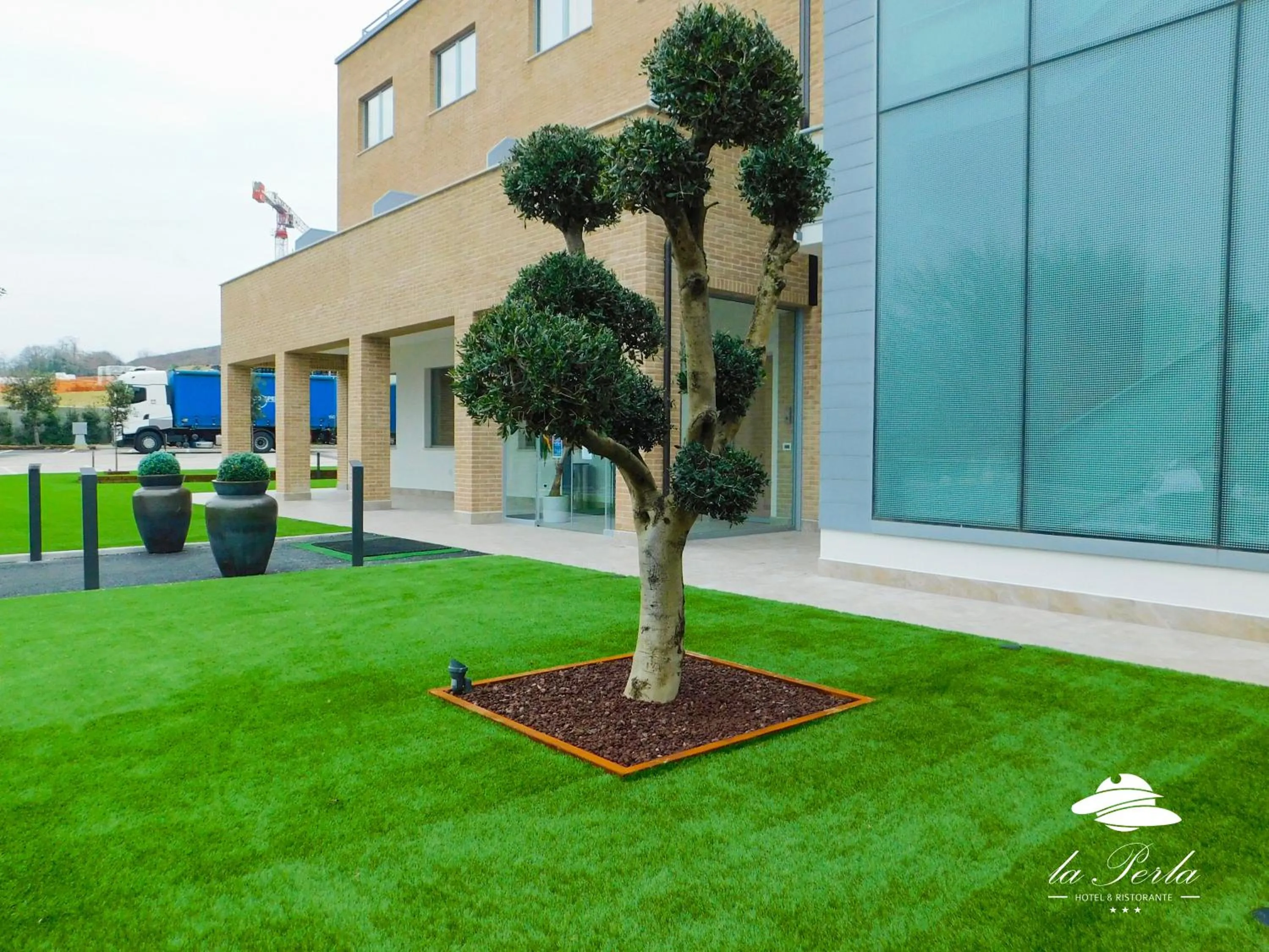 Property building in La Perla