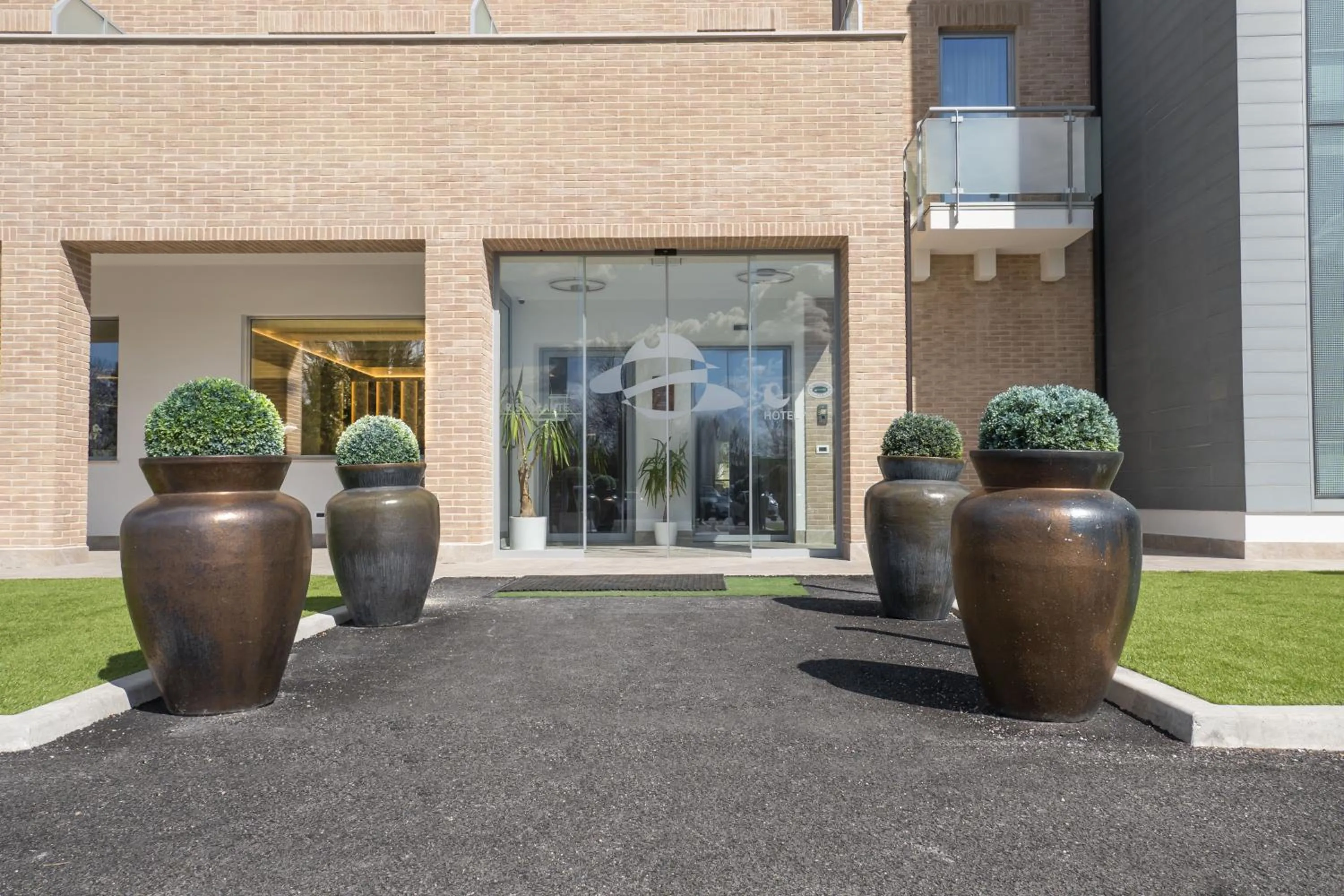 Property building in La Perla