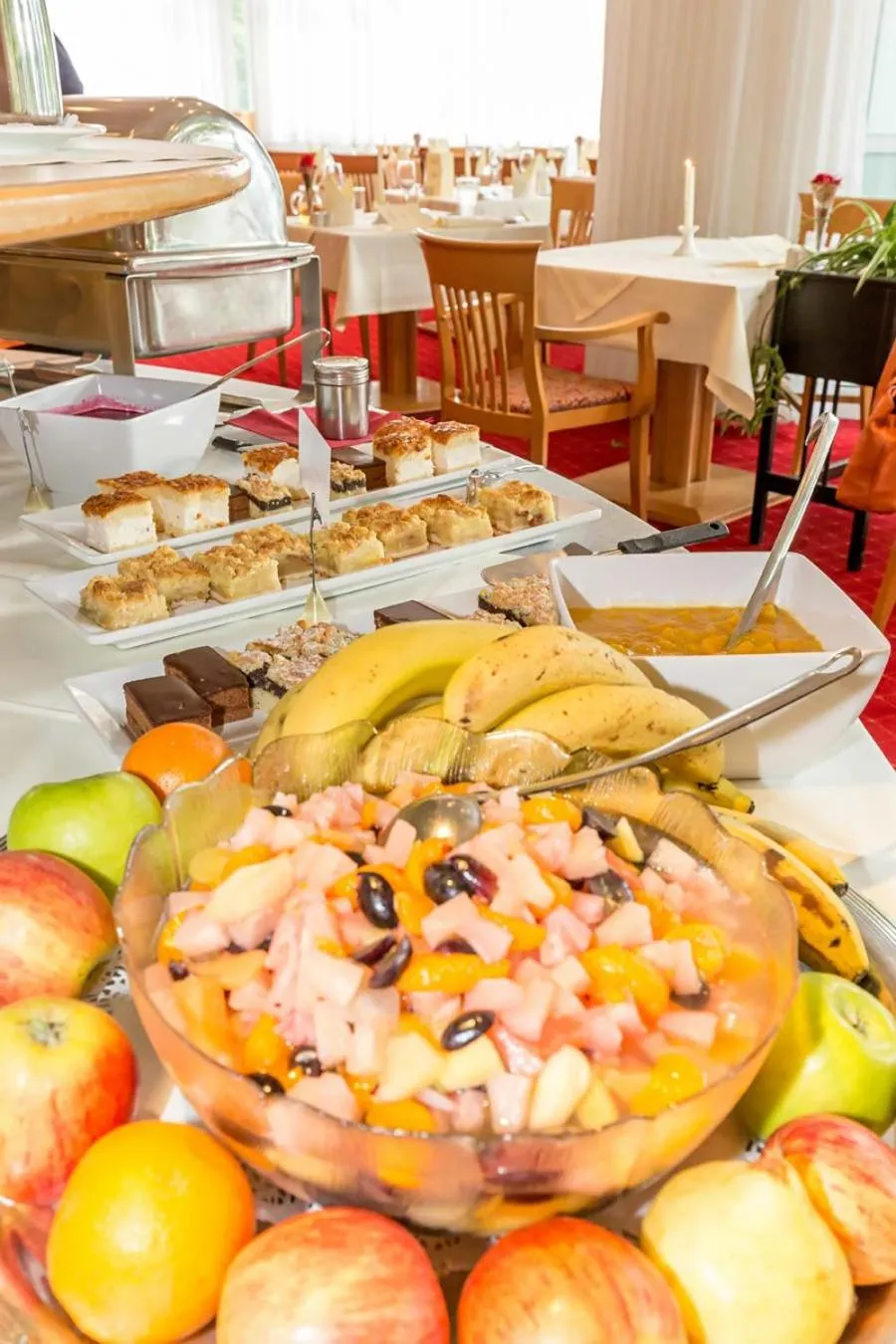 Buffet breakfast in Hotel Schneeberghof