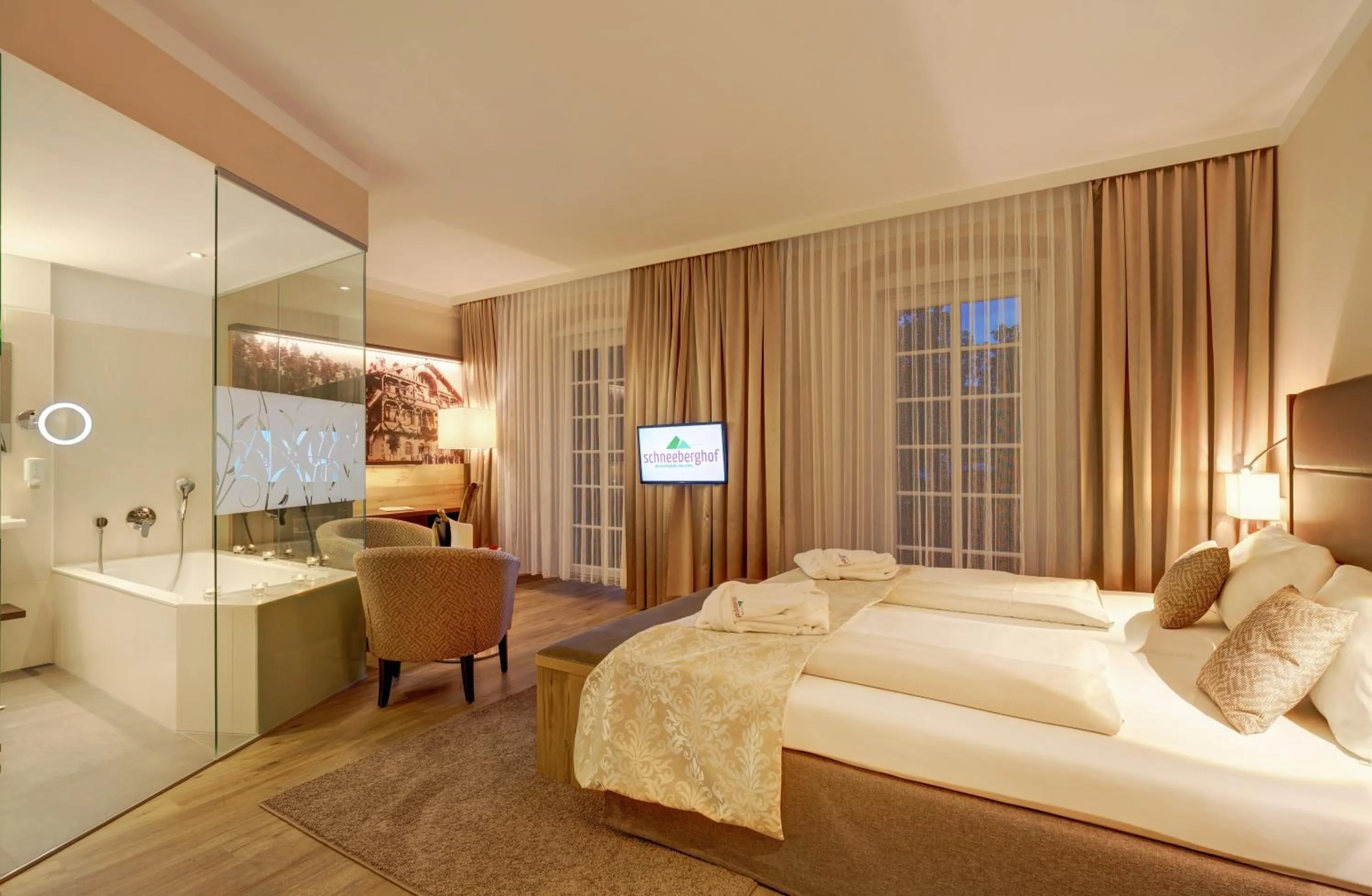 Photo of the whole room, Bed in Hotel Schneeberghof