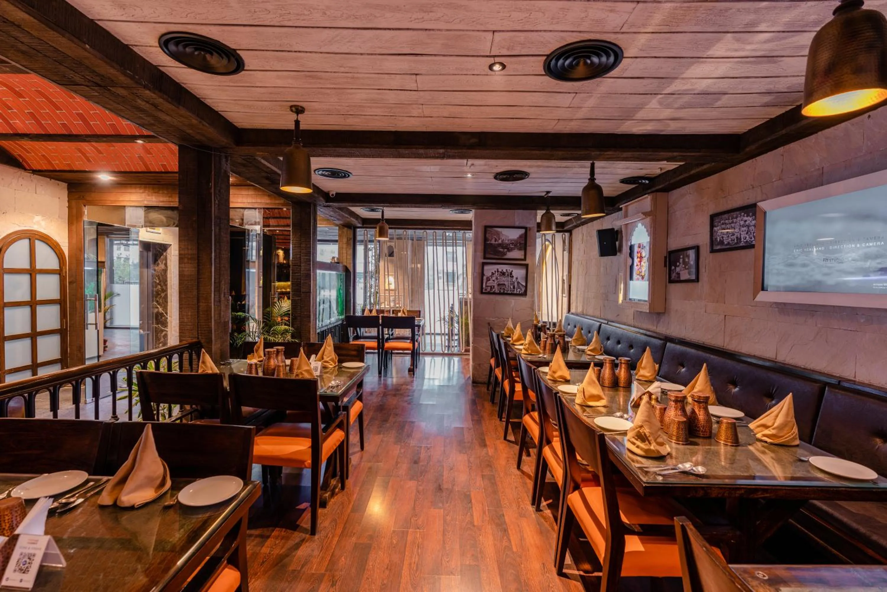 Restaurant/places to eat in Regenta Inn Jaipur, Adarsh Nagar