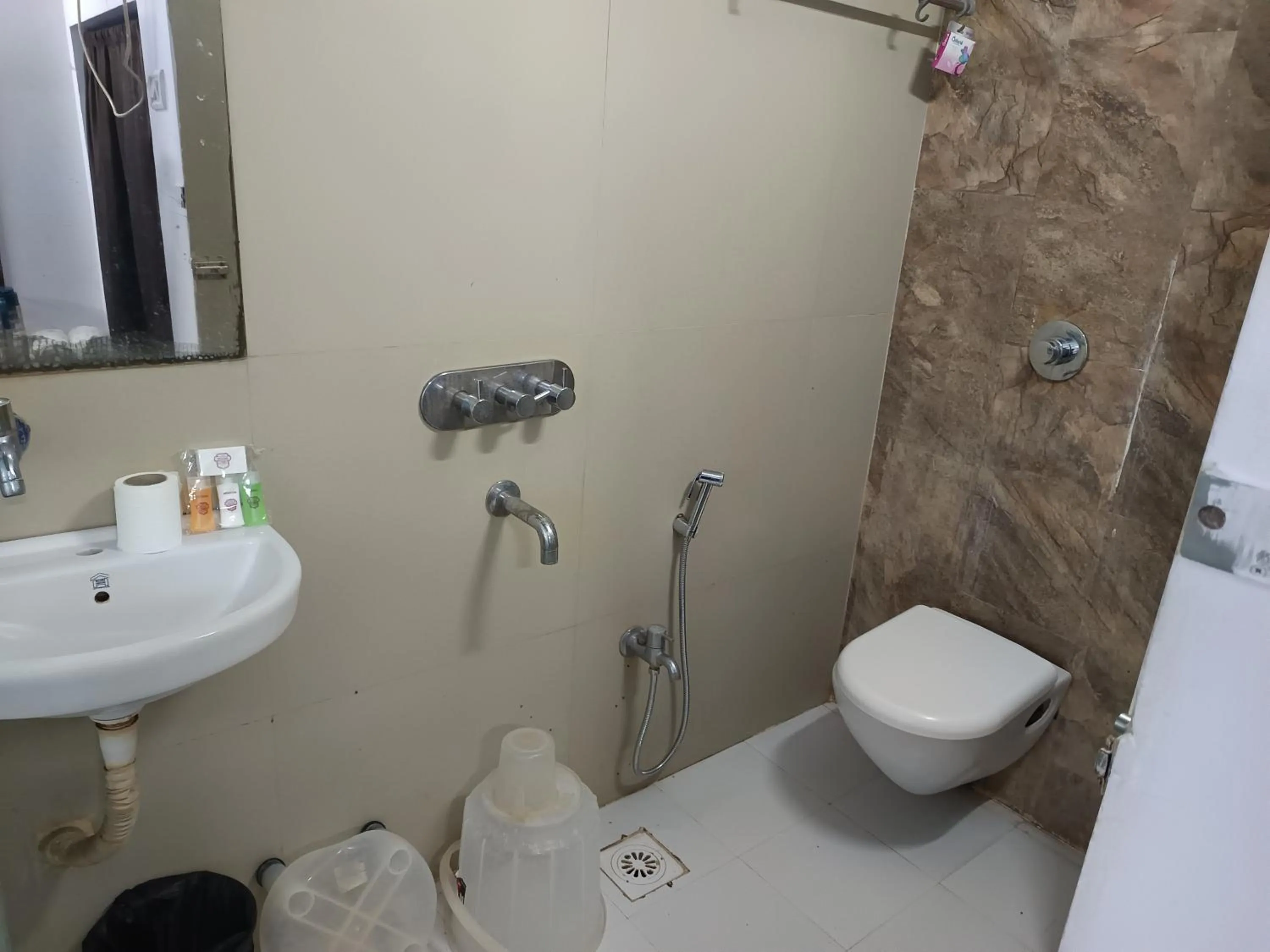 Bathroom in Hotel Satyug Inn