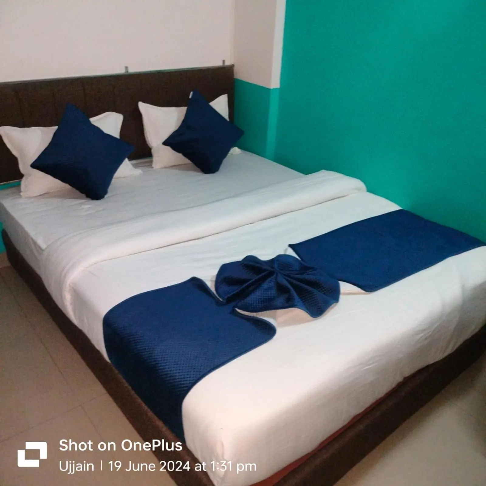 Bed in Hotel Satyug Inn