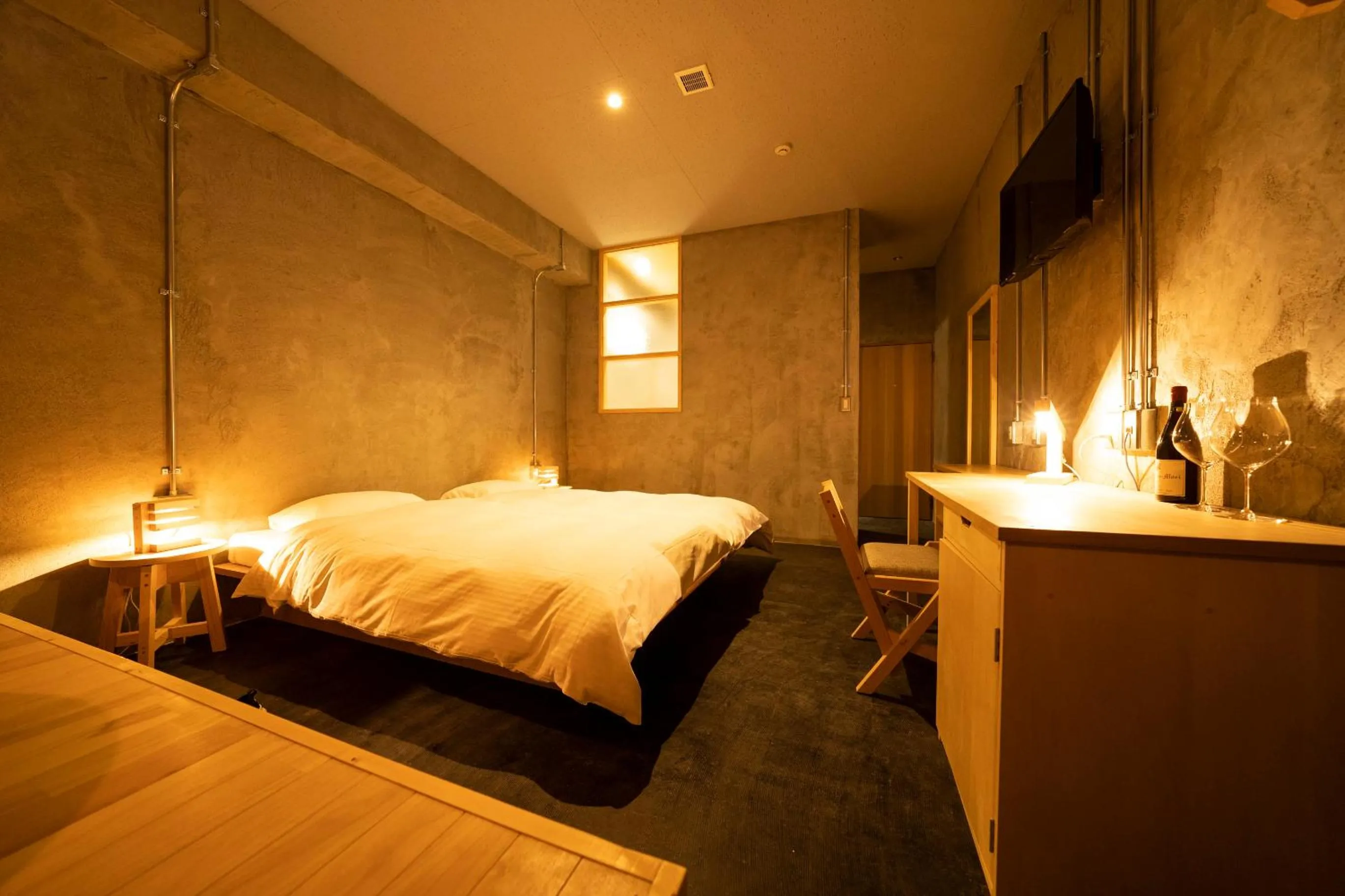 Photo of the whole room, Bed in Yoichi LOOP