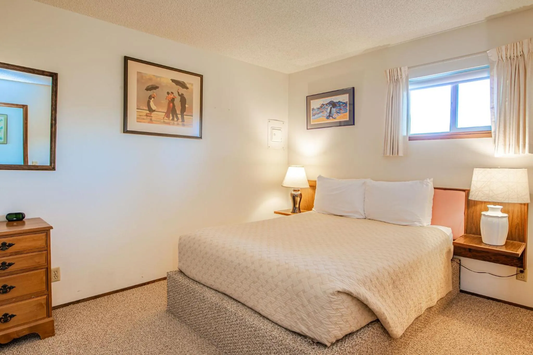 Bed in Hi-Tide Resort