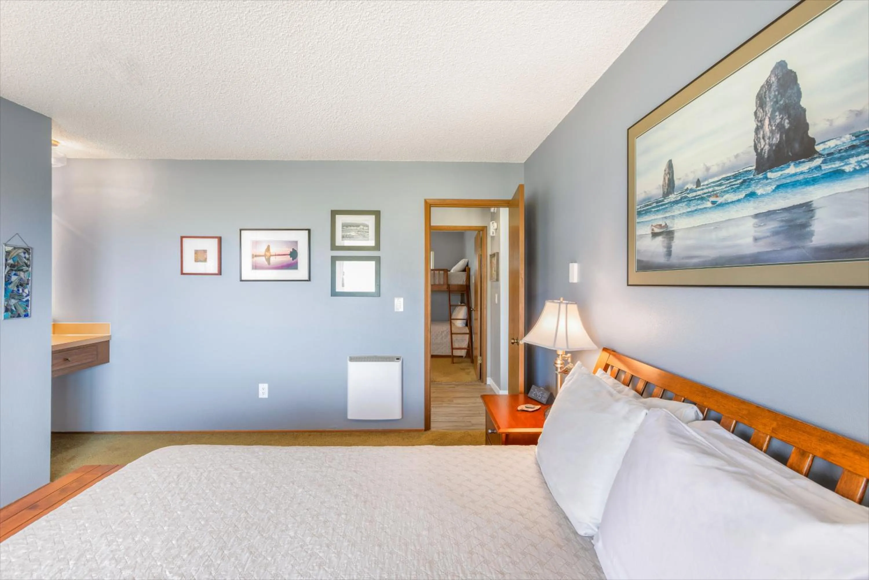 Bed in Hi-Tide Resort