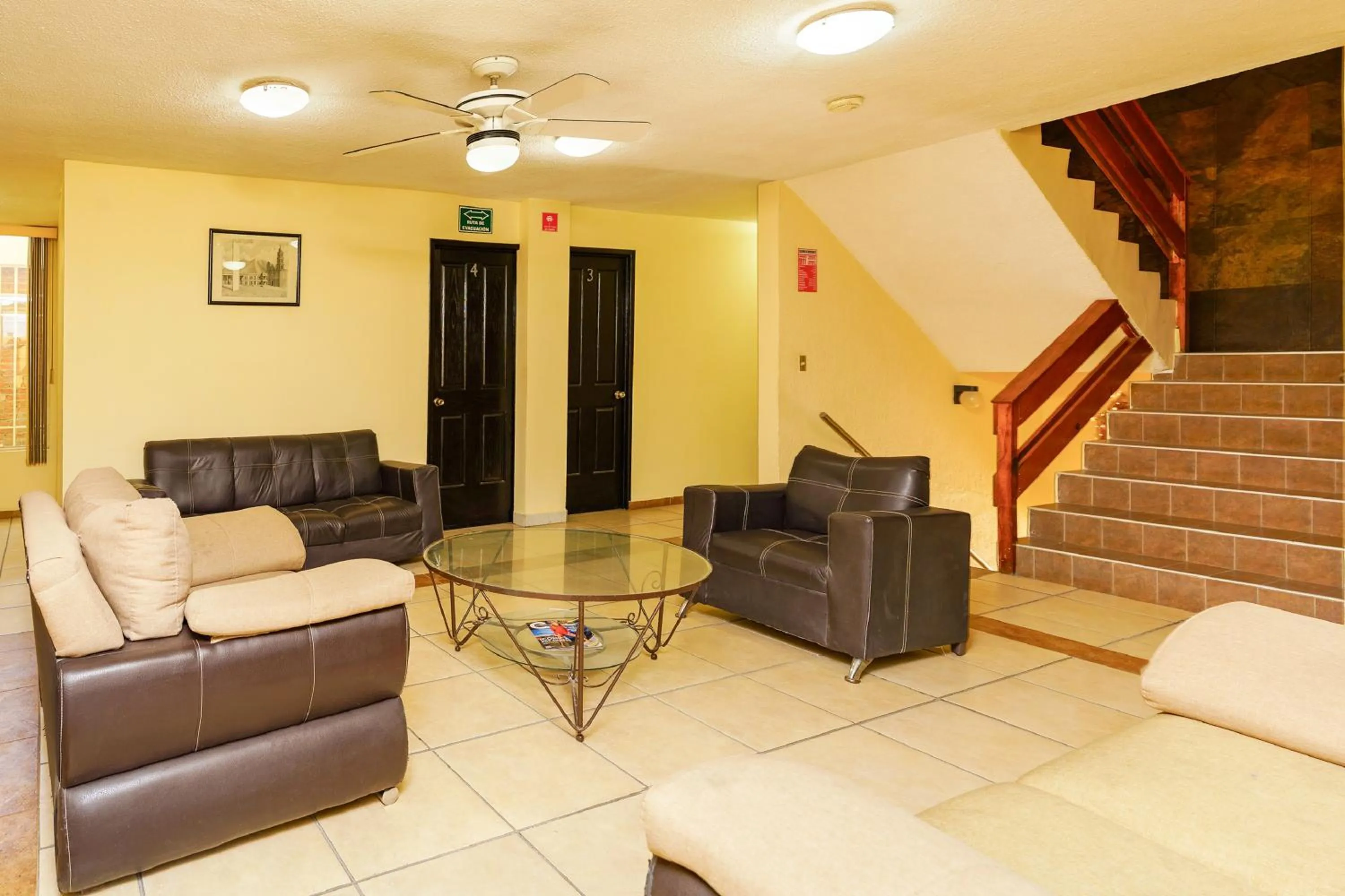 Lobby or reception in OYO Hotel Bugambilia, San Luis Potosí