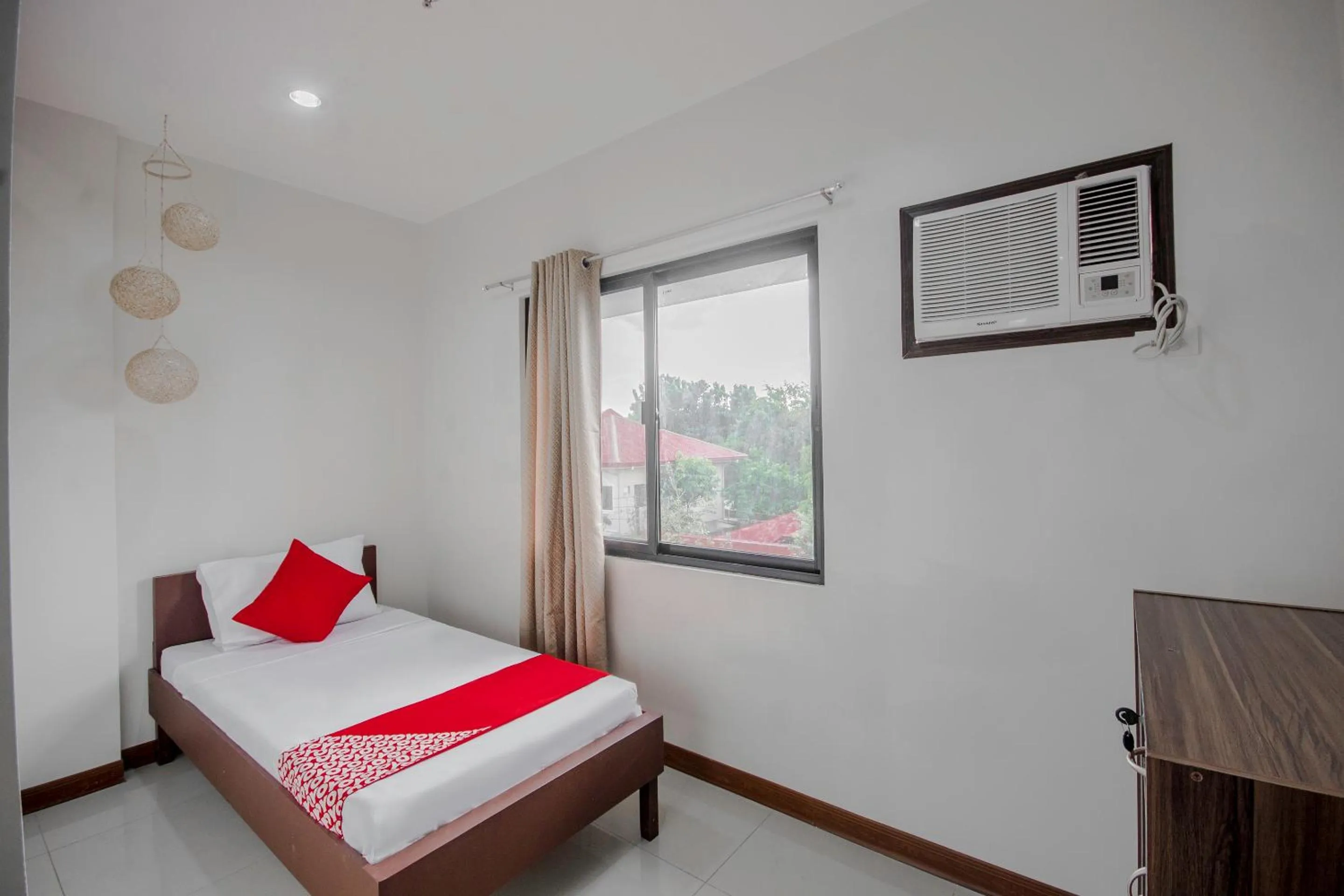 Bedroom, Bed in Cornerstone Manor Inn