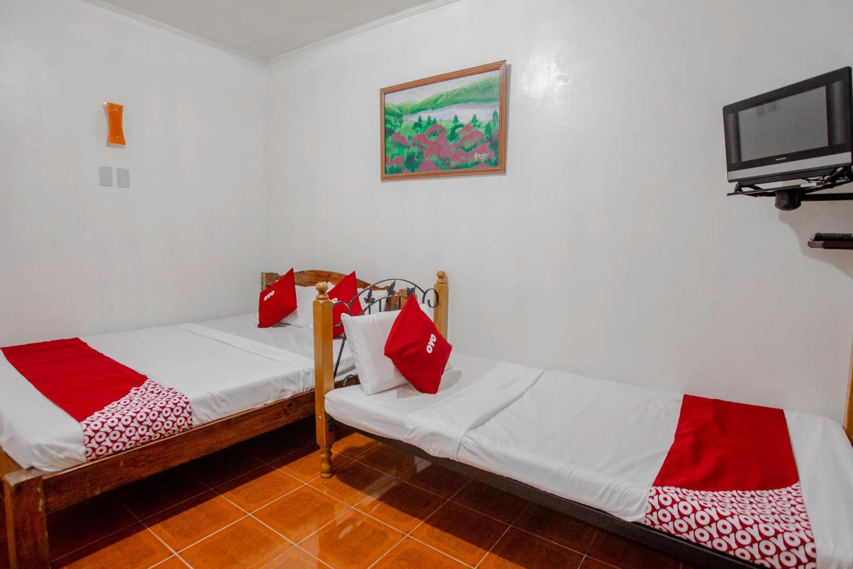 Bedroom, Bed in OYO 741 Sierra Travellers Inn