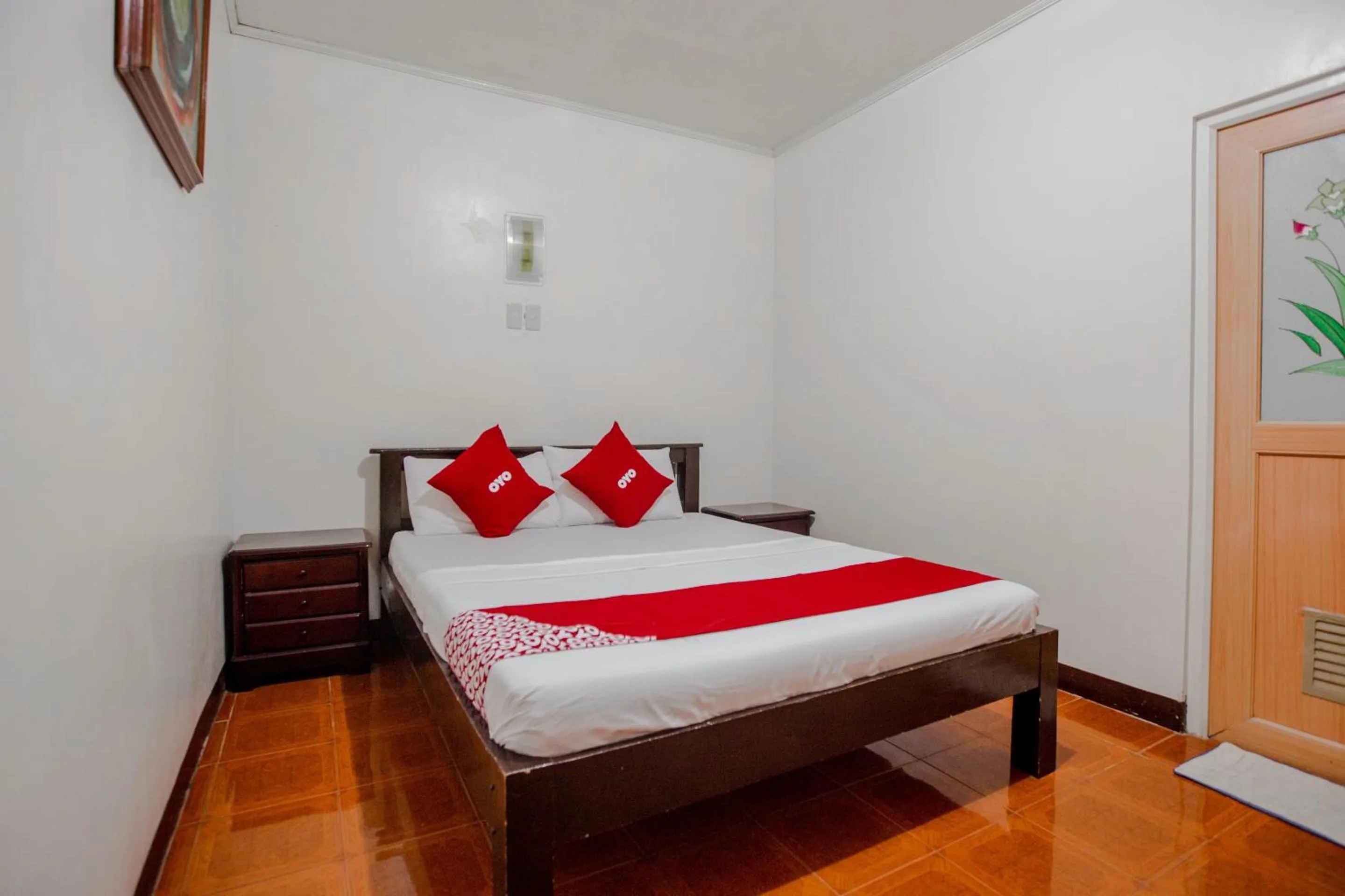 Bedroom, Bed in OYO 741 Sierra Travellers Inn