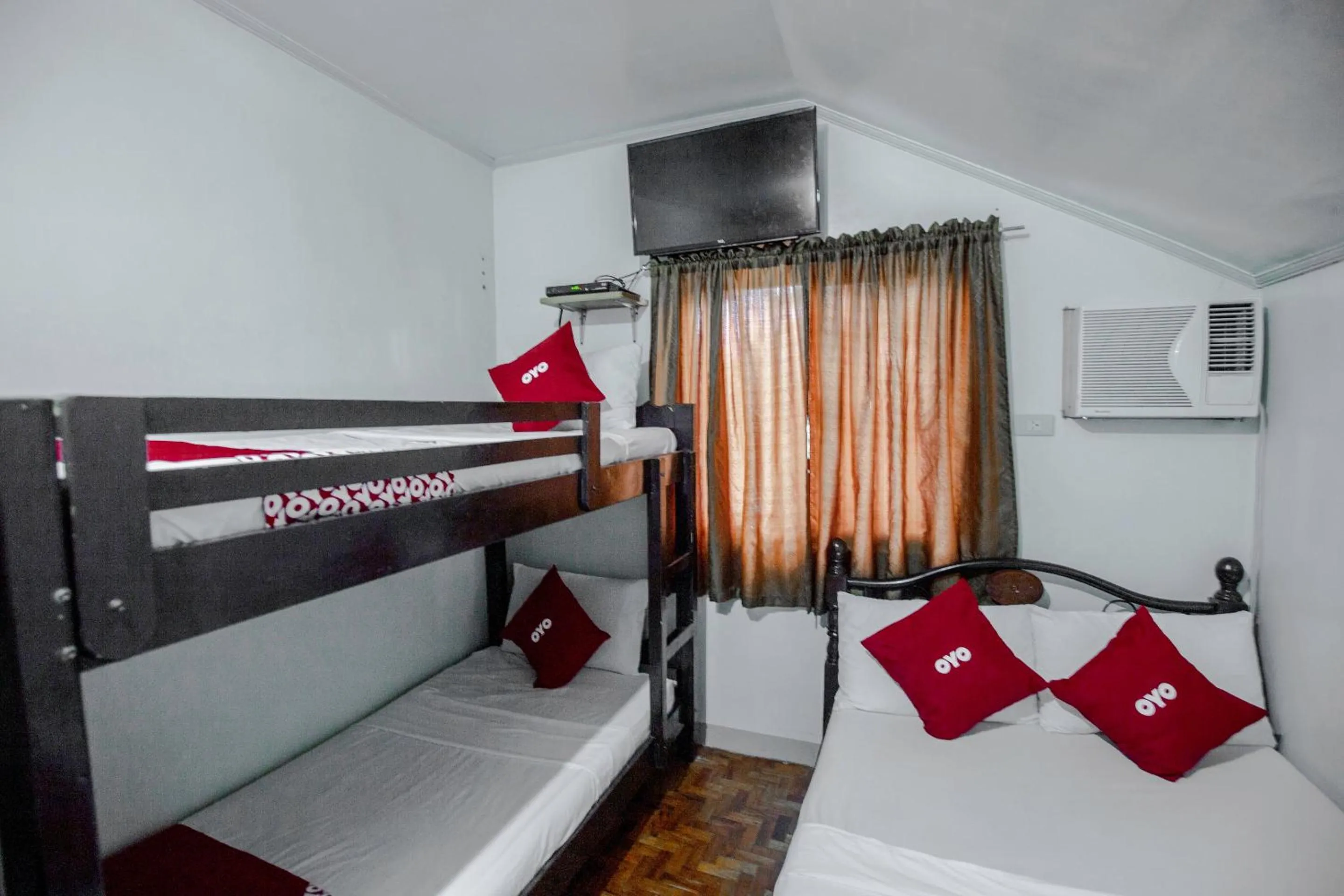 Bedroom, Bed in OYO 741 Sierra Travellers Inn