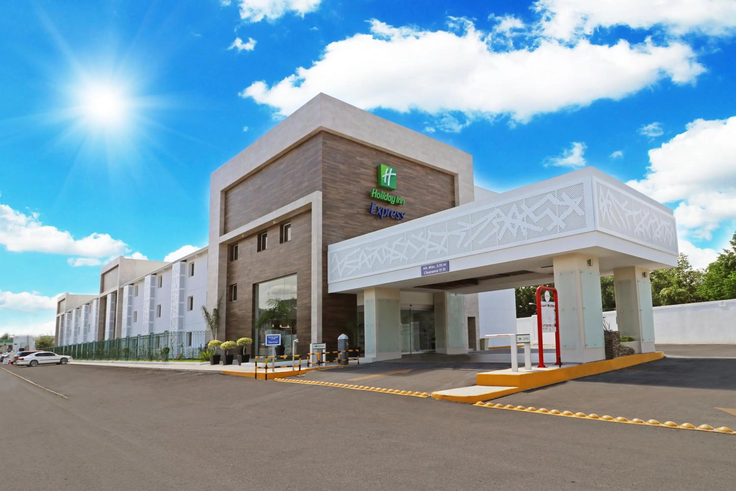 Property building in Holiday Inn Express Piedras Negras by IHG