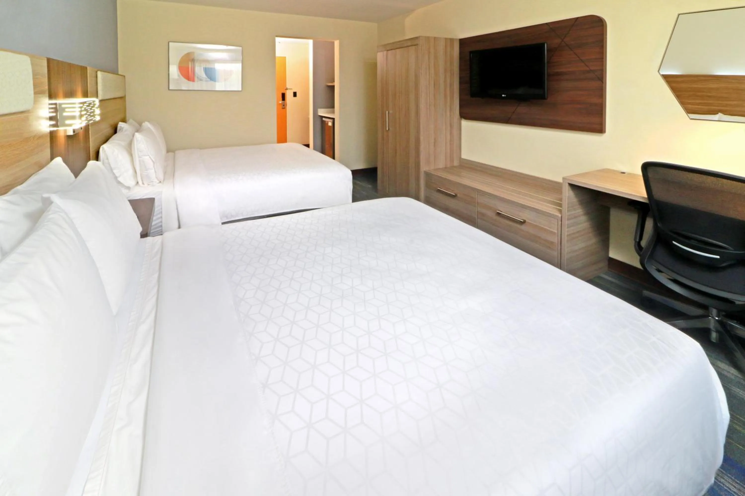 Photo of the whole room, Bed in Holiday Inn Express Piedras Negras by IHG