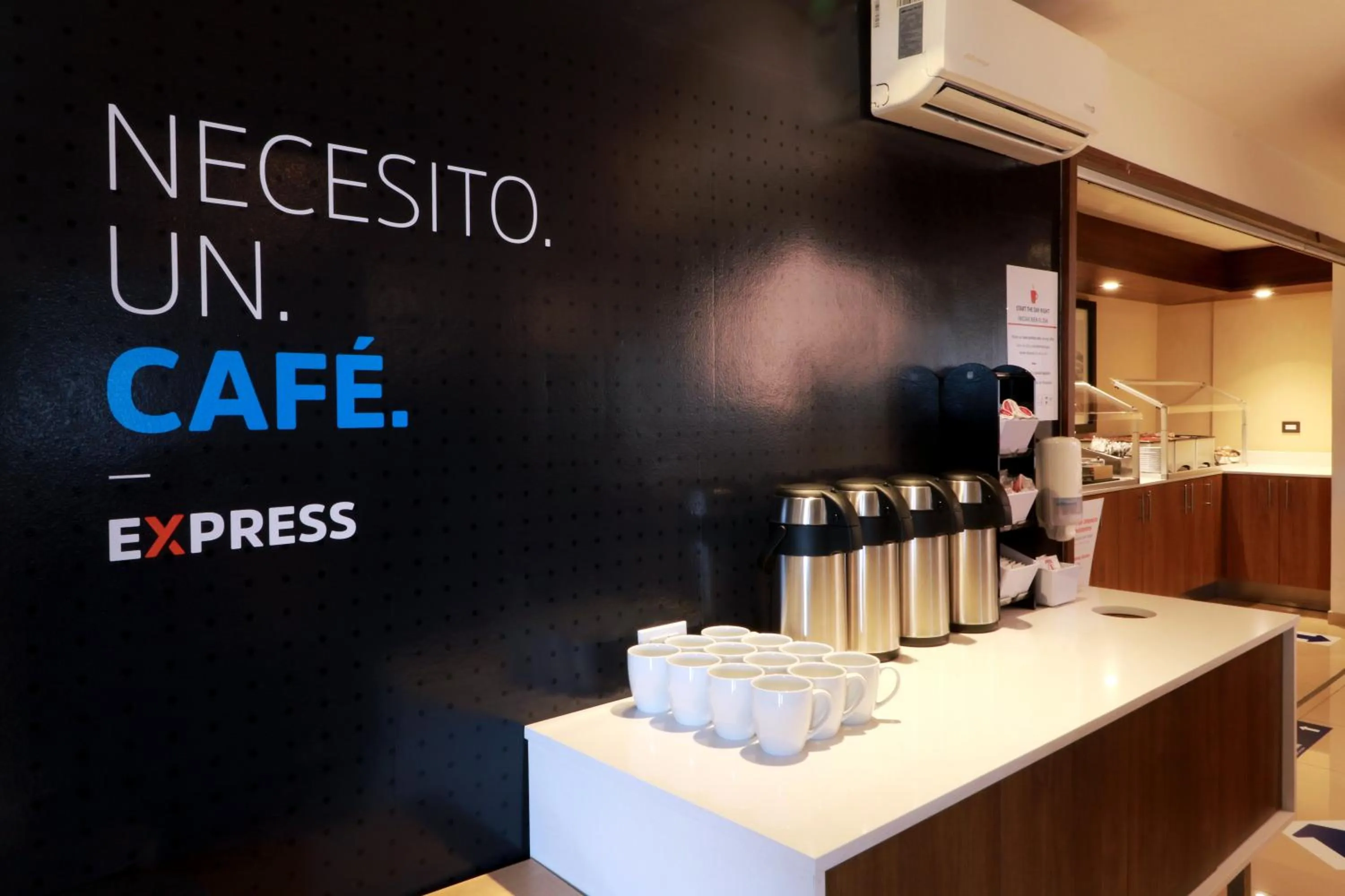 Restaurant/places to eat in Holiday Inn Express Piedras Negras by IHG