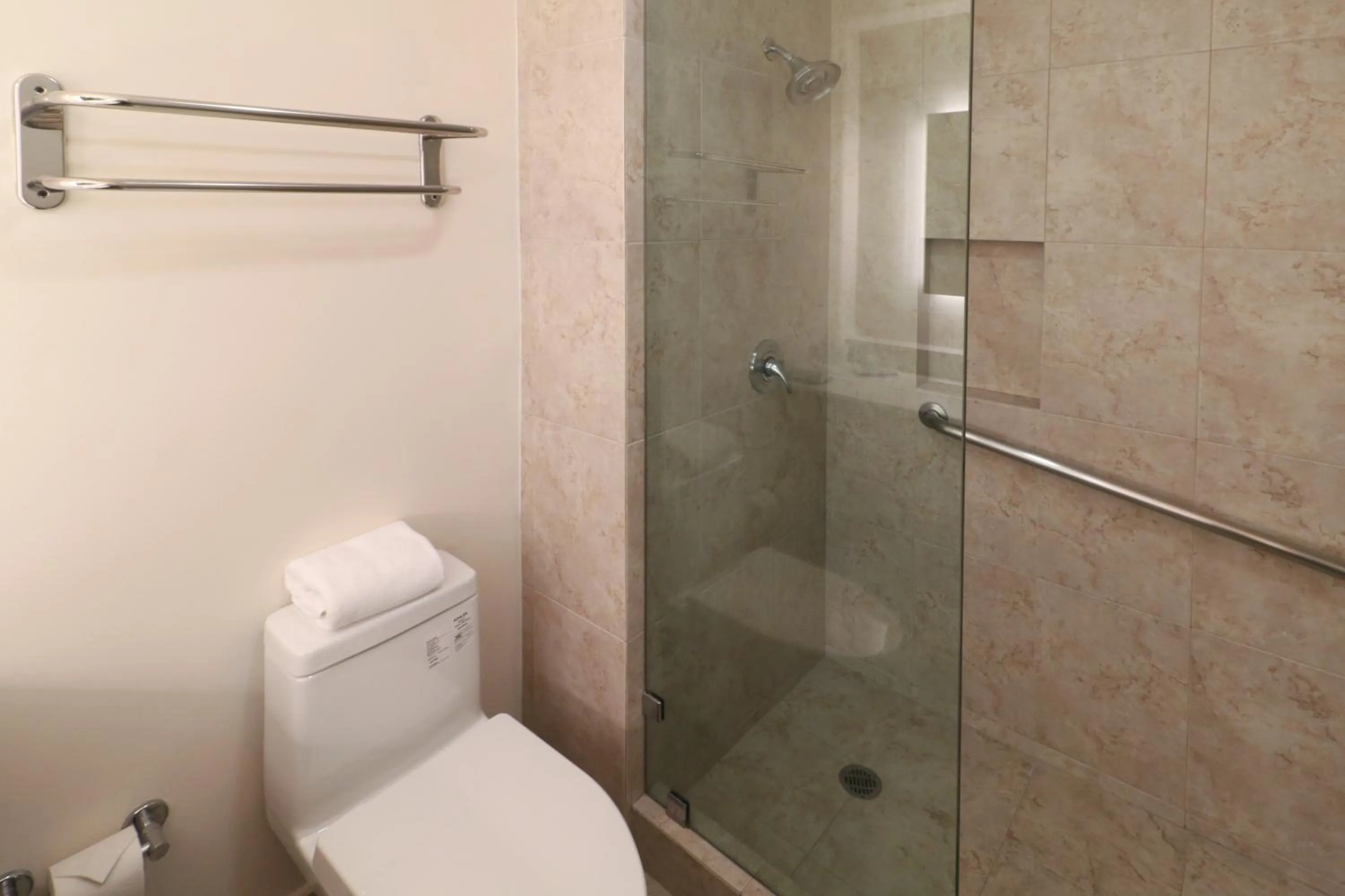 Bathroom in Holiday Inn Express Piedras Negras by IHG