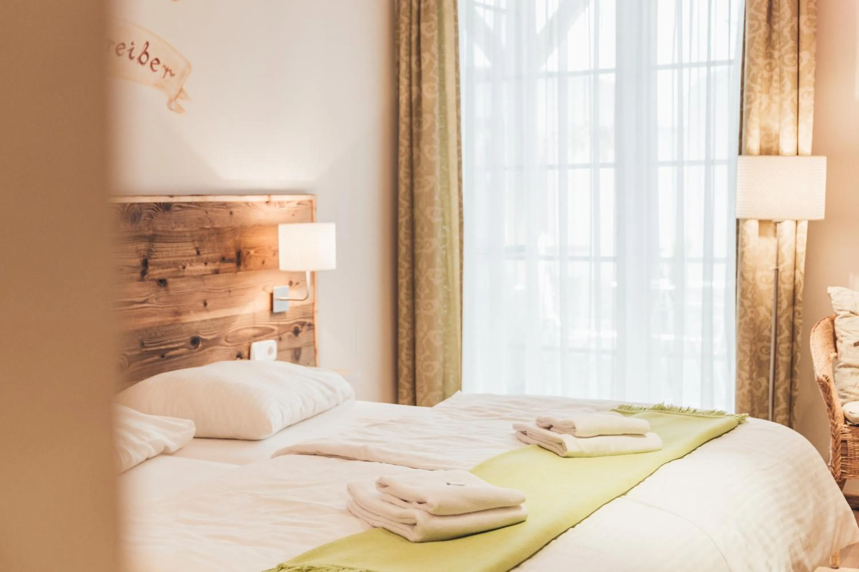 Photo of the whole room, Bed in Weinwirtshaus Wlaschits