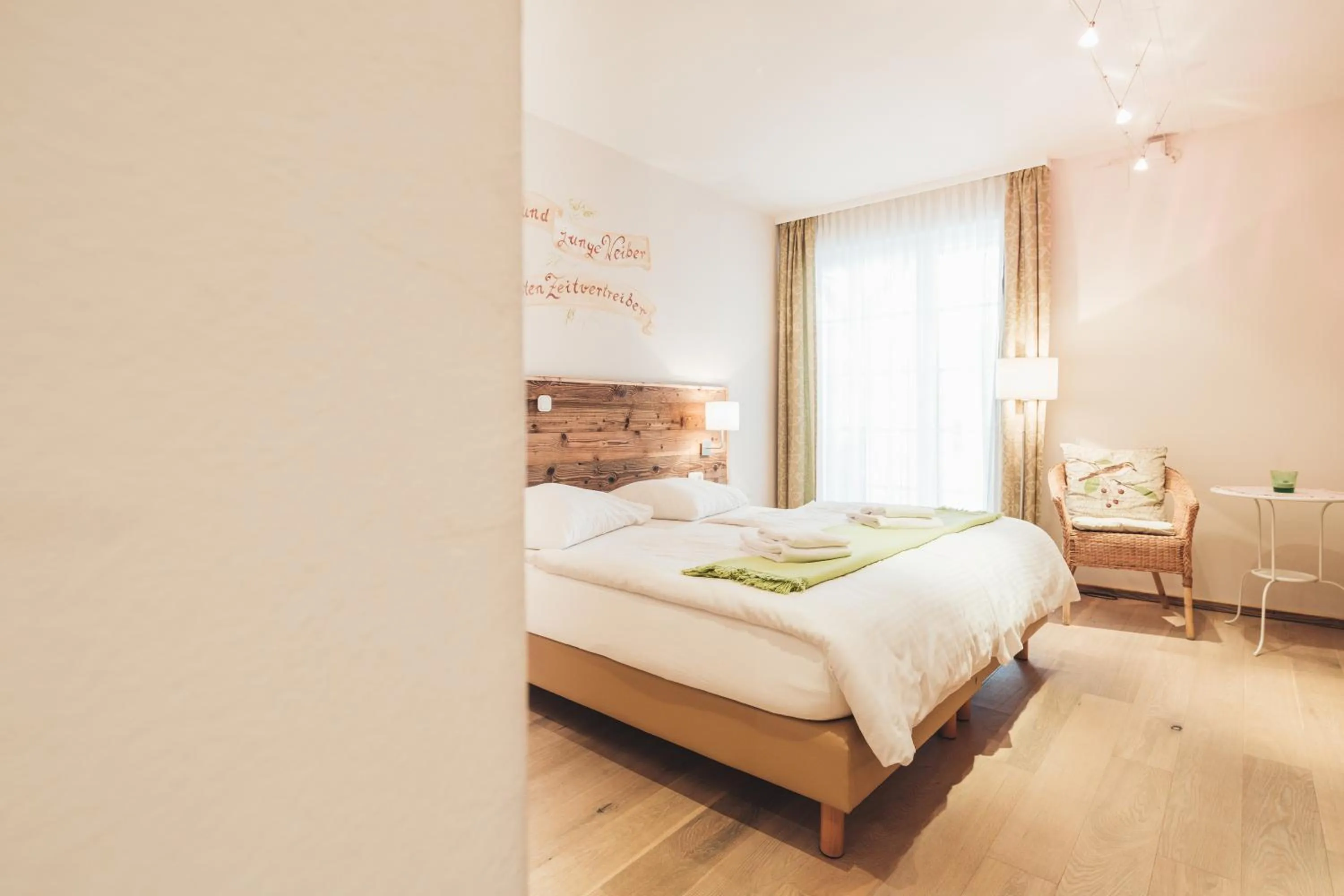 Photo of the whole room, Bed in Weinwirtshaus Wlaschits