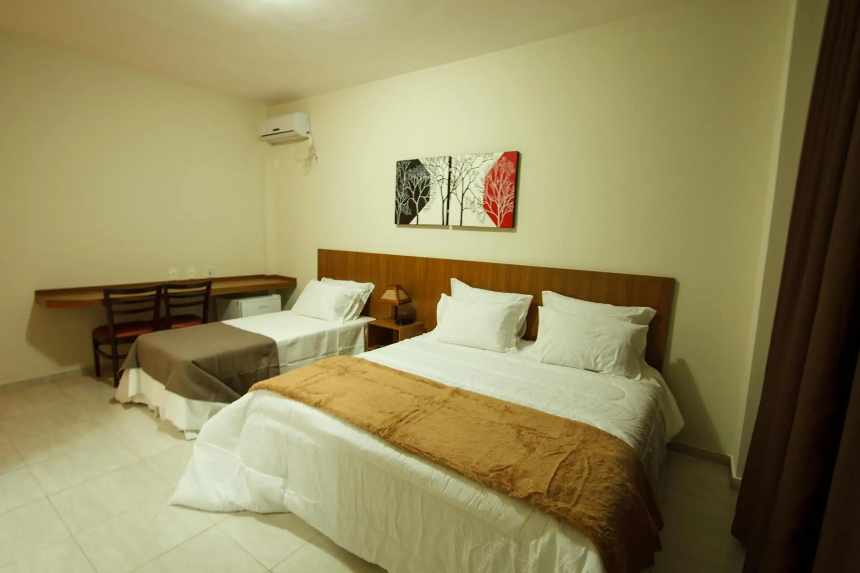 Standard Triple Room in Ville de Montagne Hotel Standard Triple Room in Ville de Montagne Hotel