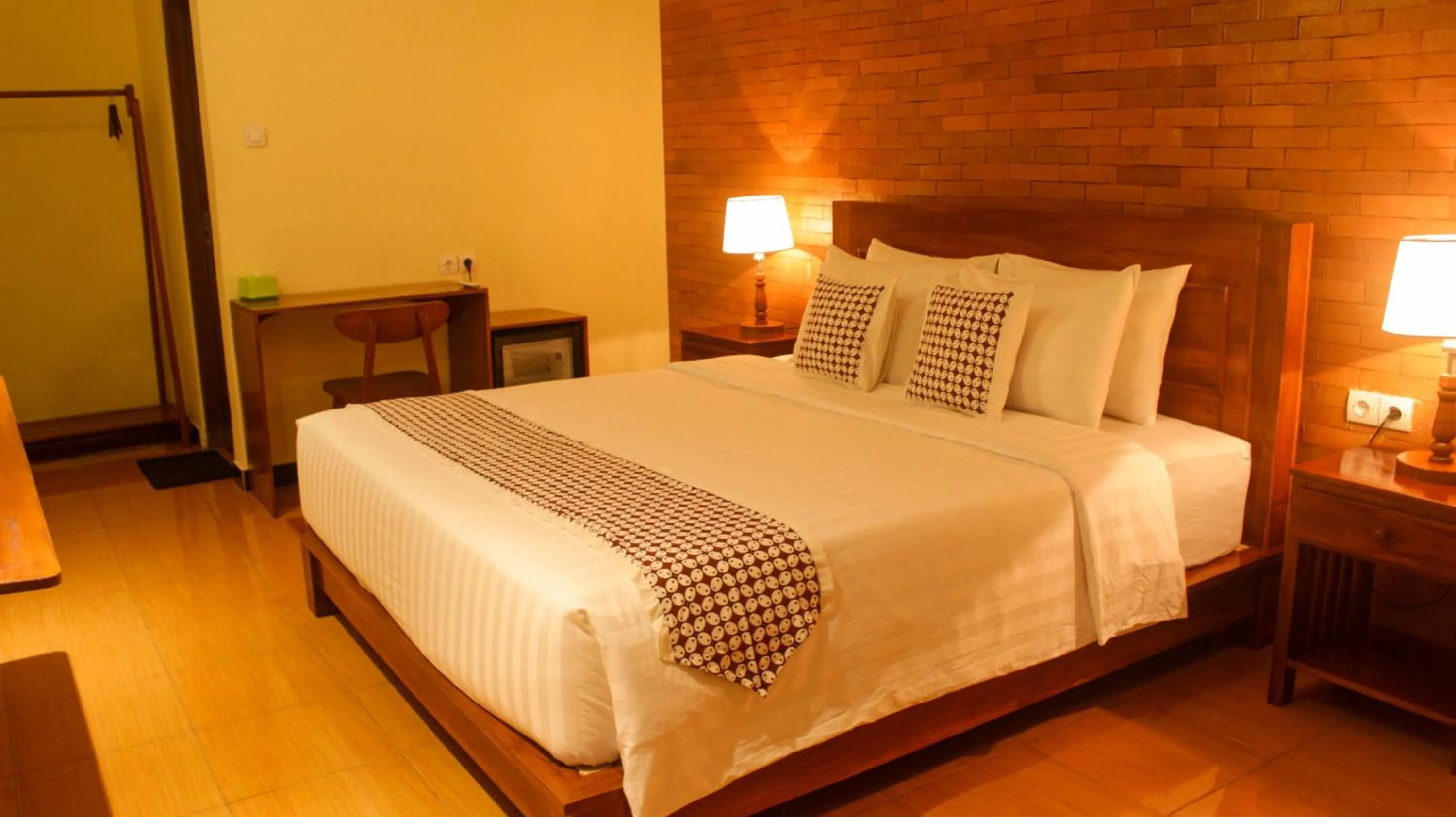 Bed in Anang Bed & Breakfast Syariah by Ndalem Beong
