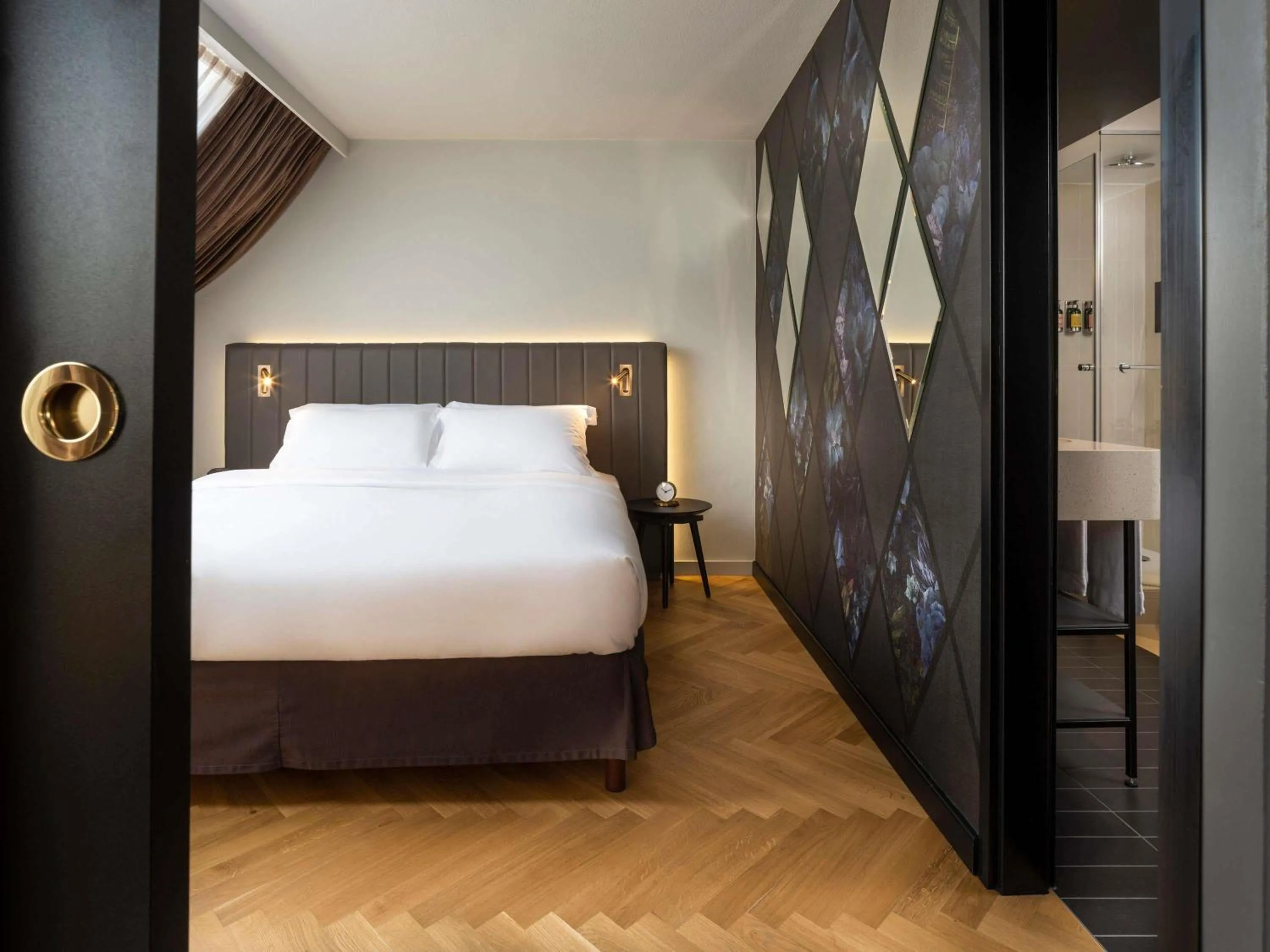 Bedroom, Bed in Hotel Am Konzerthaus - MGallery Collection
