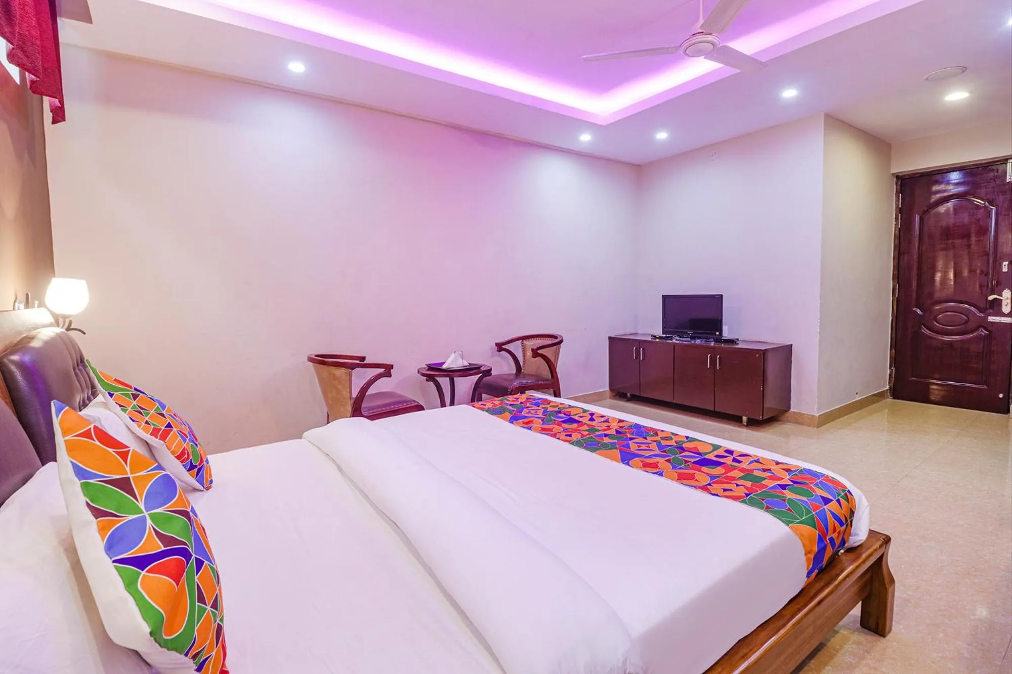 TV and multimedia, Bed in FabHotel Turning Point - Nr Ulsoor Lake