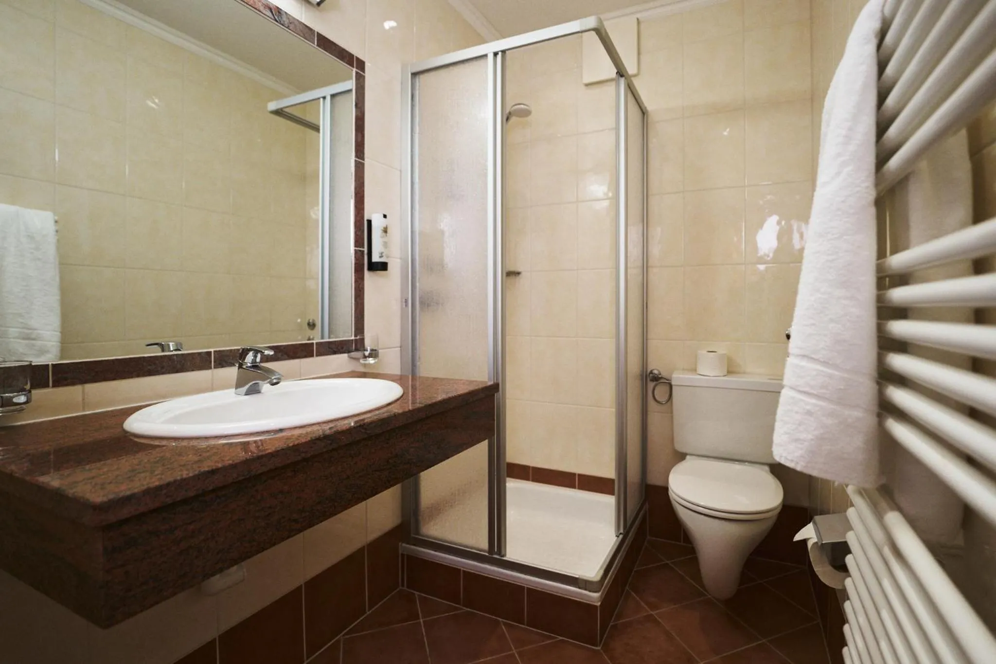 Bathroom in Hotel Martini Kaprun inkluding breakfast & free parking