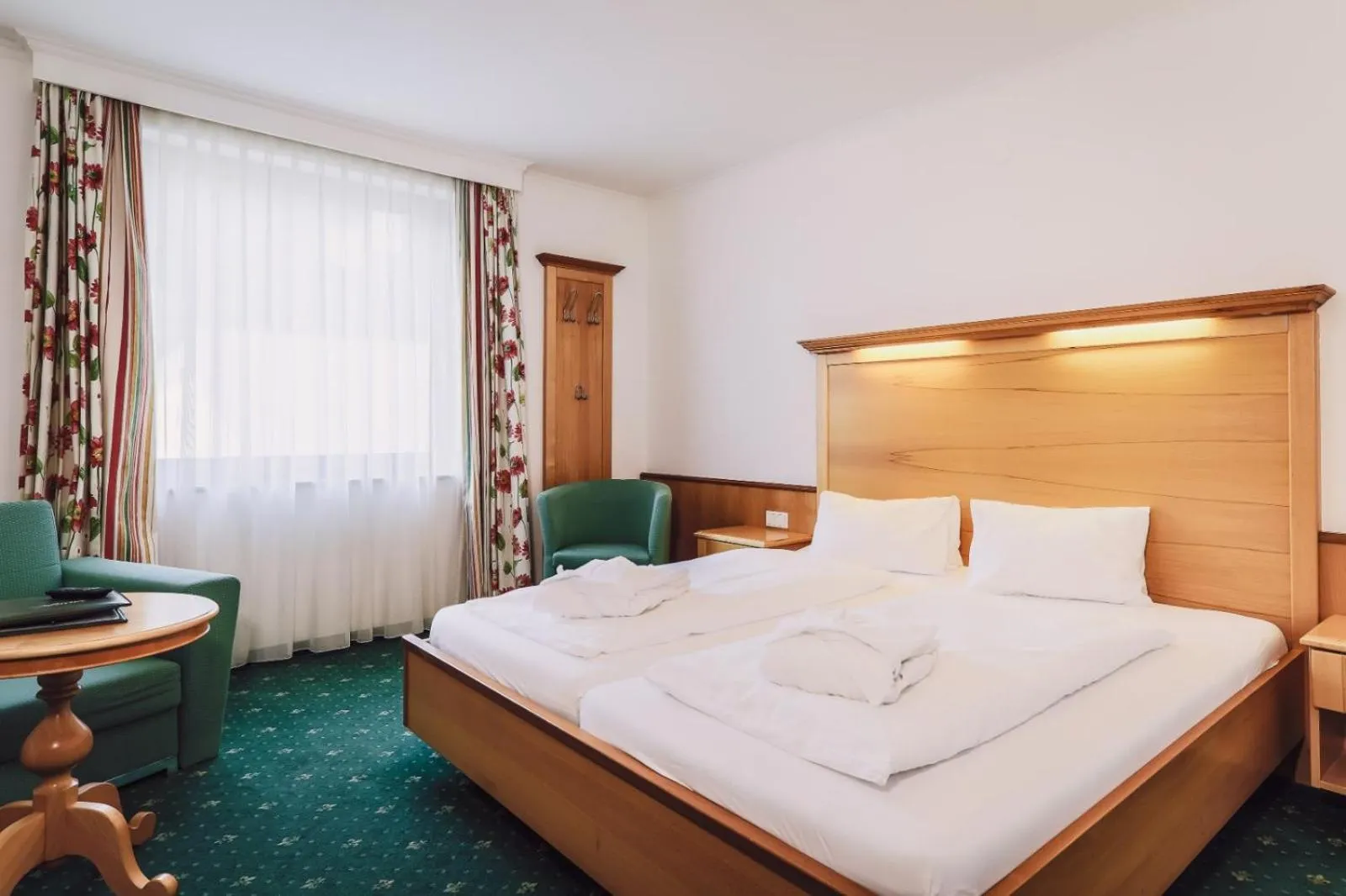 Bed in Hotel Martini Kaprun inkluding breakfast & free parking