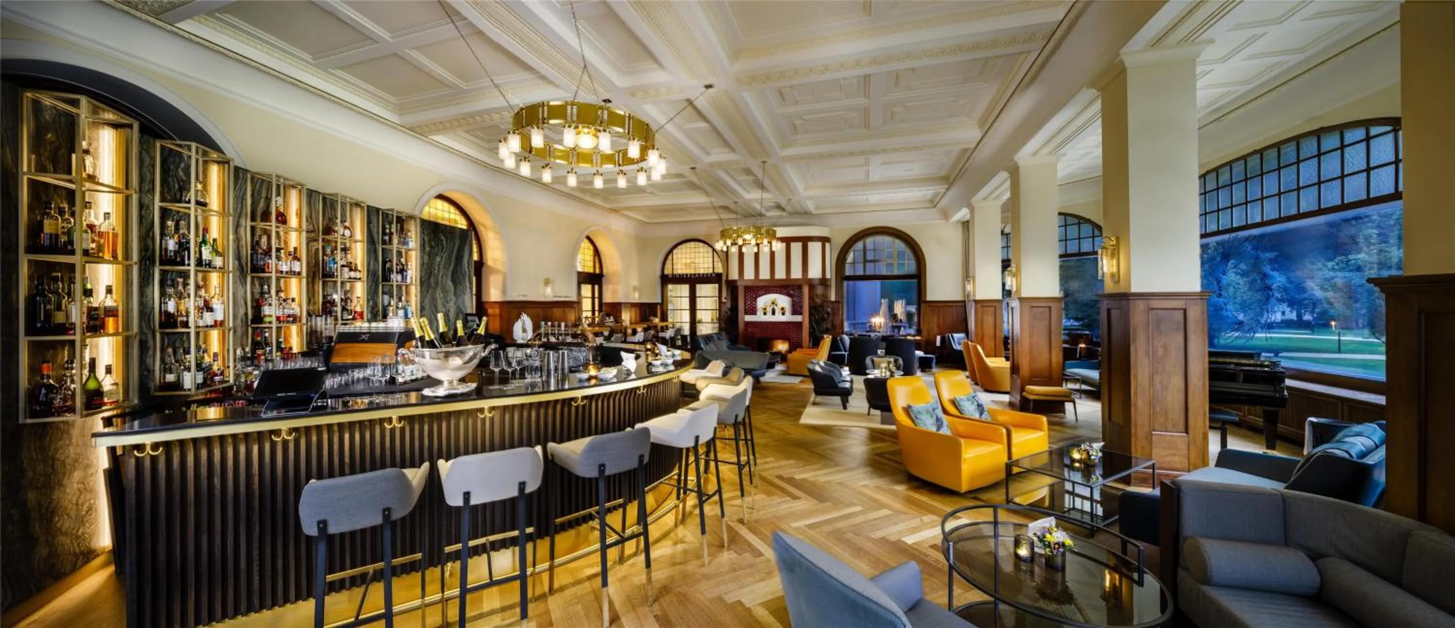 Lounge or bar in Kempinski Palace Engelberg