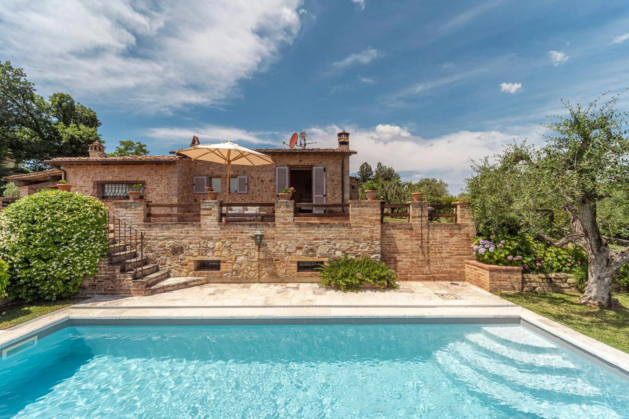 L'Oliveta 6, Emma Villas