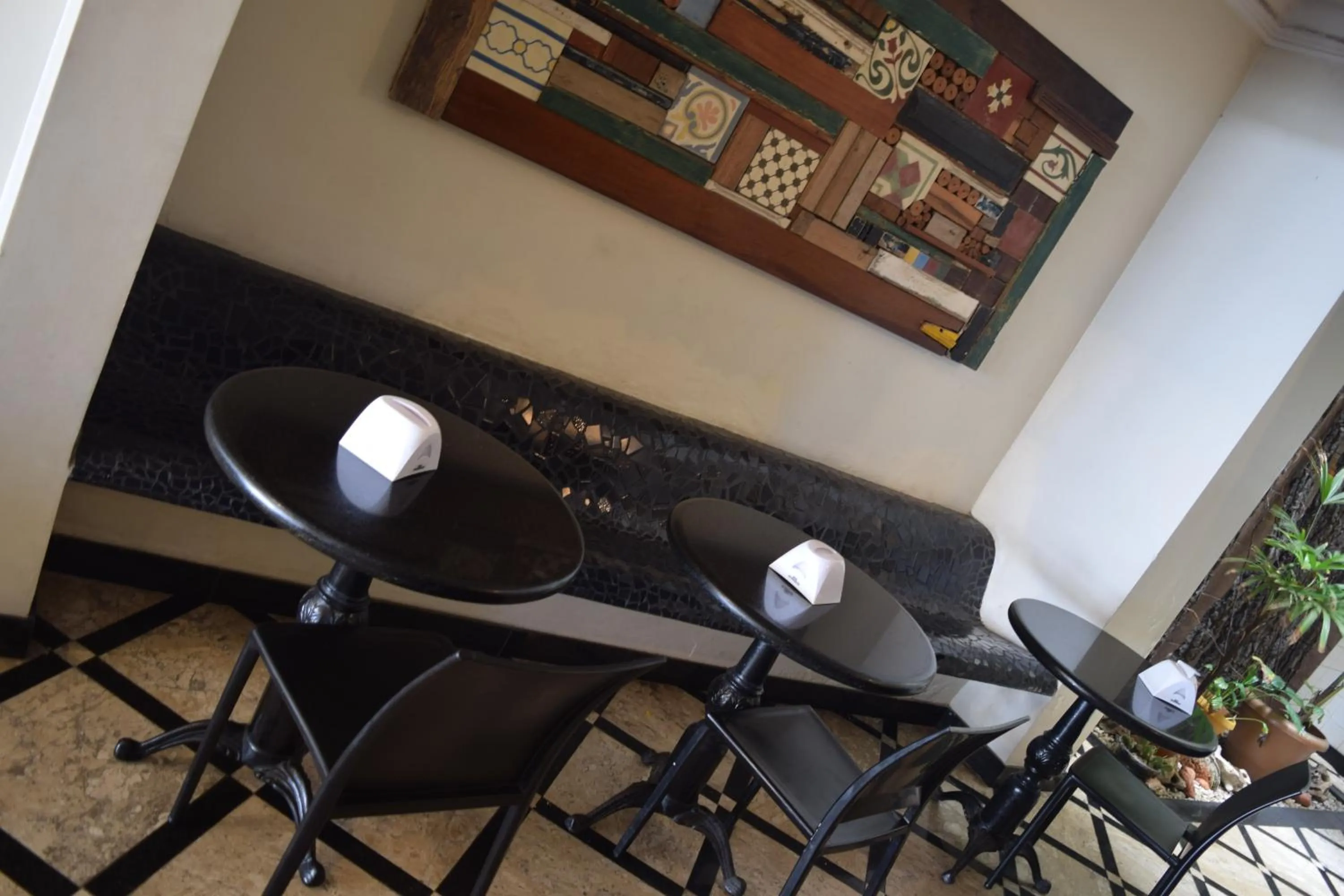 Restaurant/places to eat in Beach Front Village