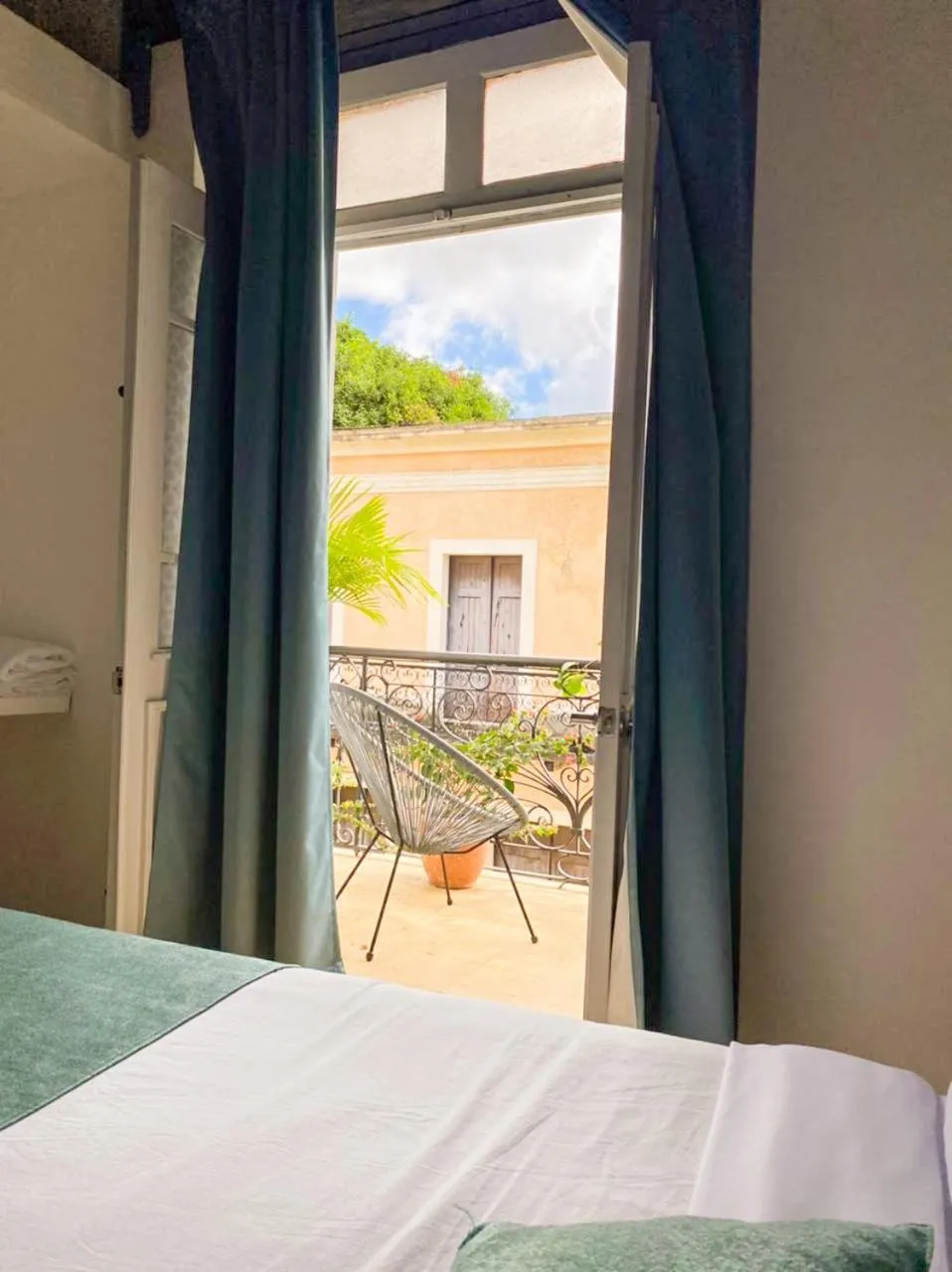 Balcony/Terrace, Bed in Mosquito Boutique Hotel Zona Colonial