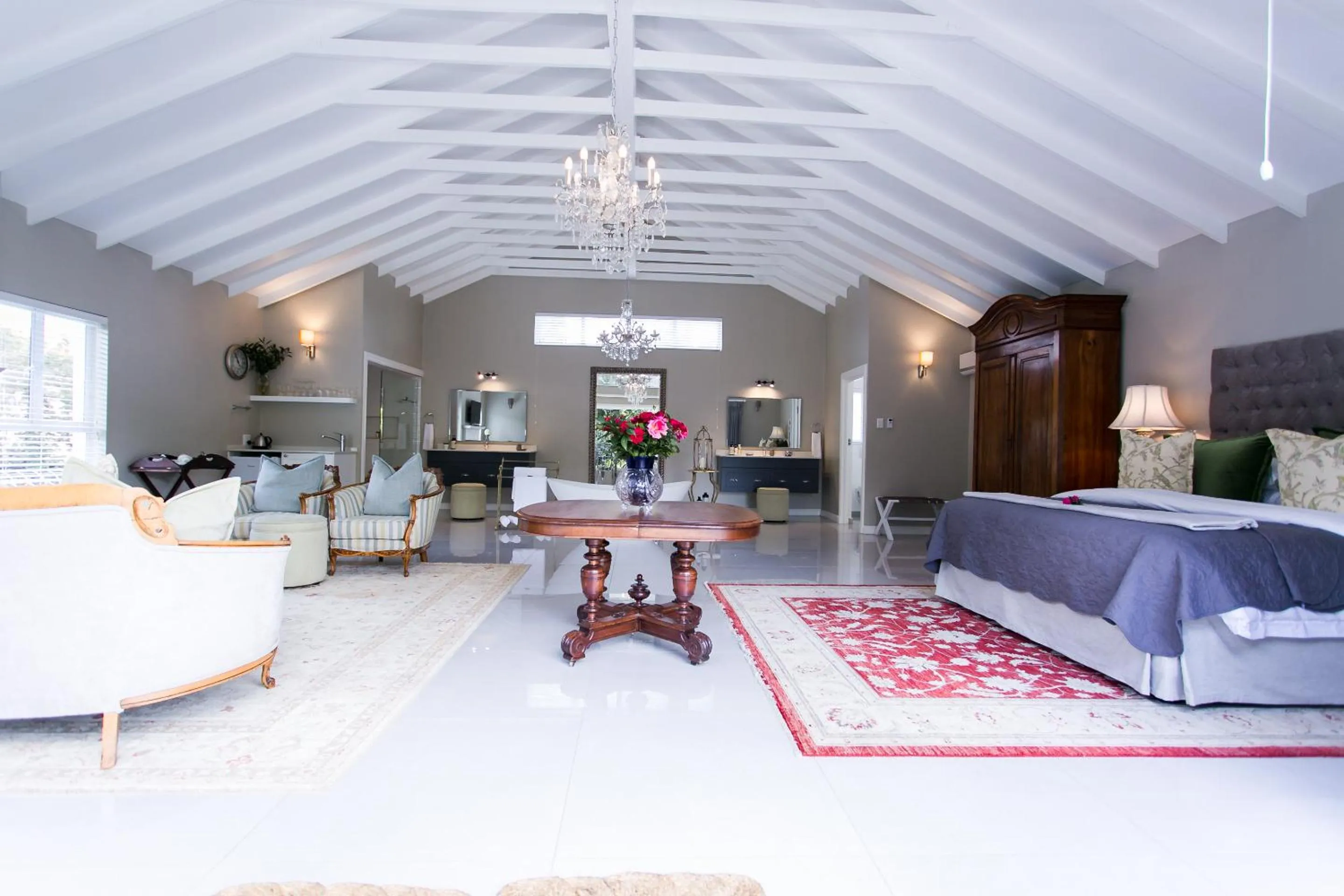 Photo of the whole room in Burkleigh House